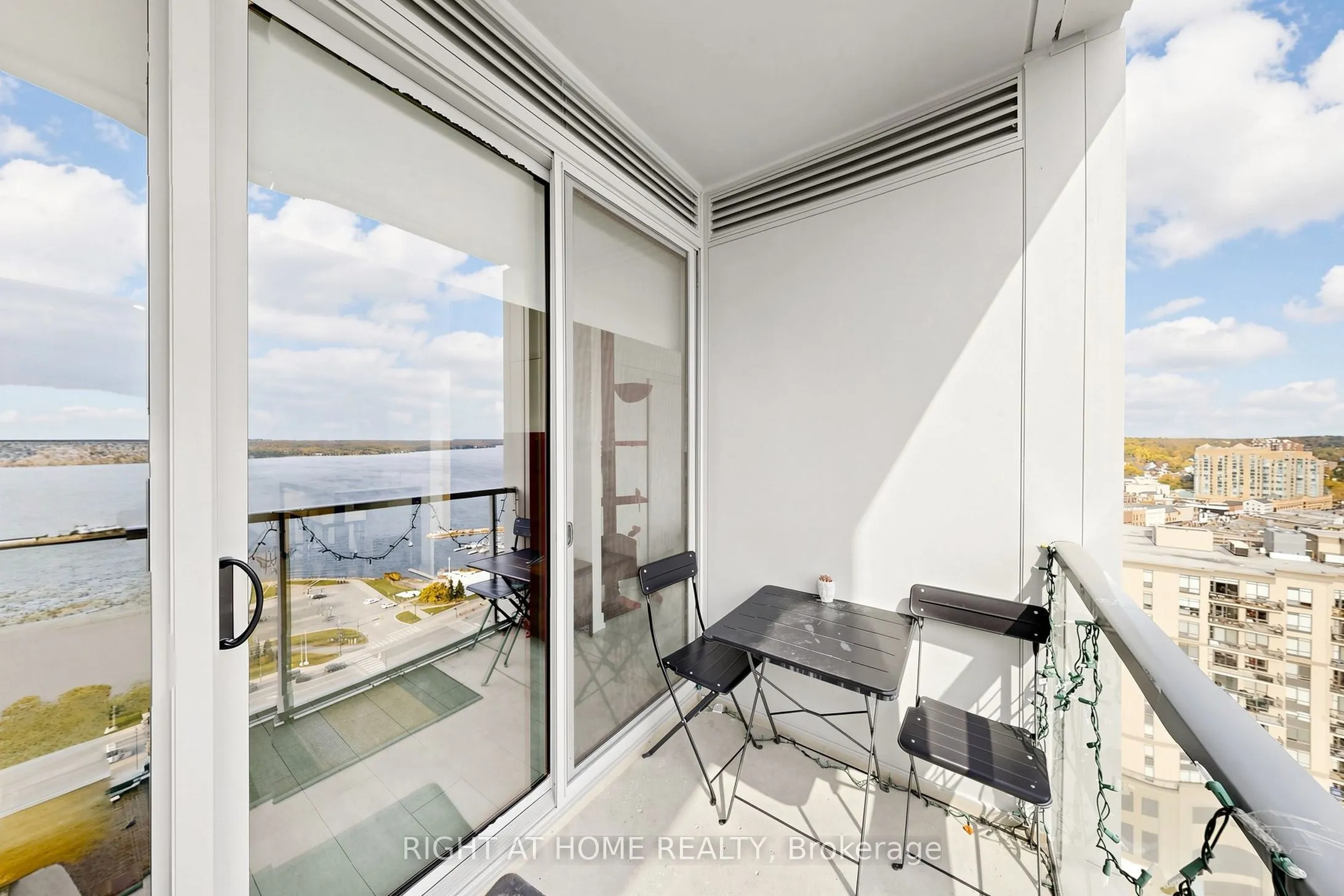 39 Mary Street #1809