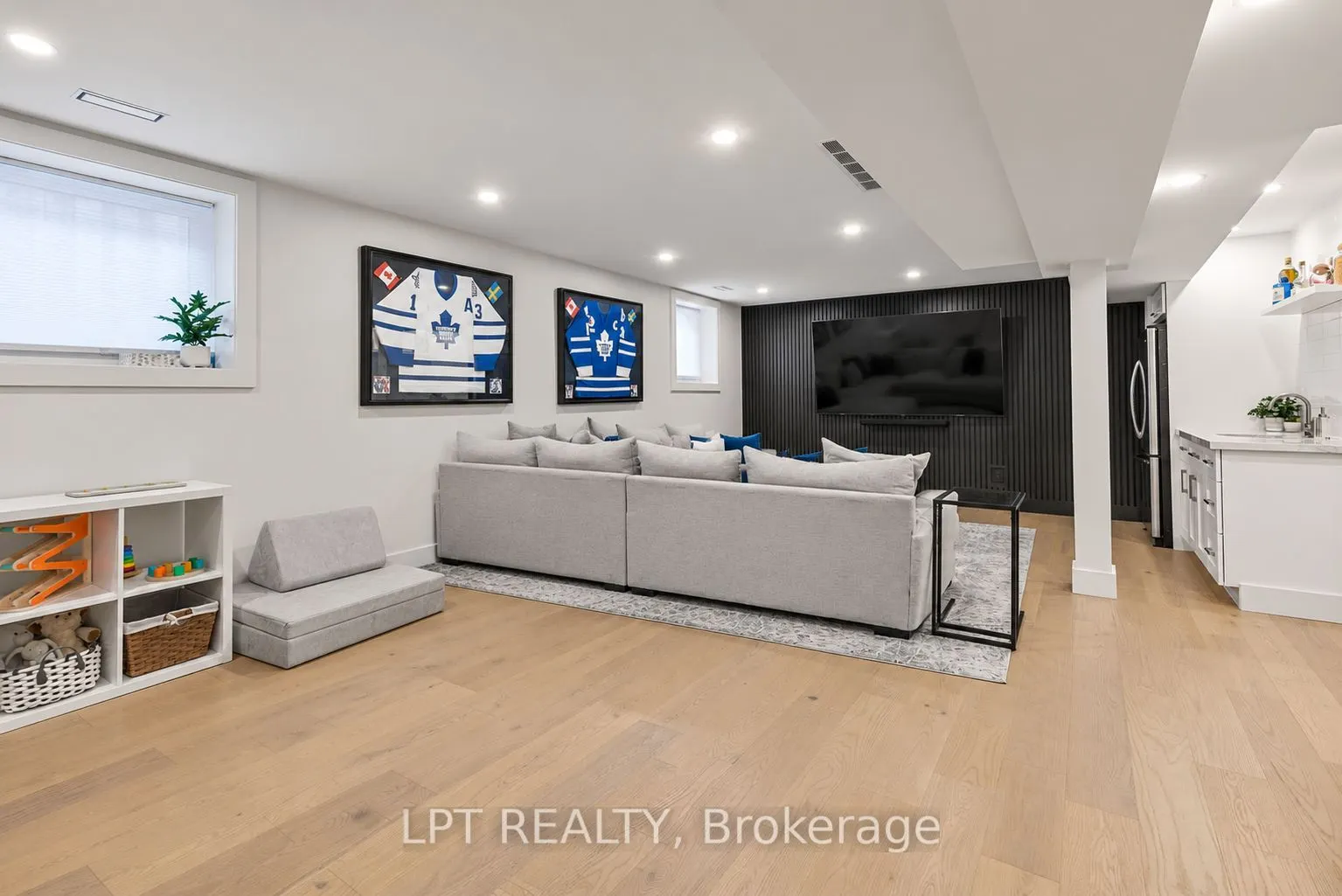 68 49th Street N