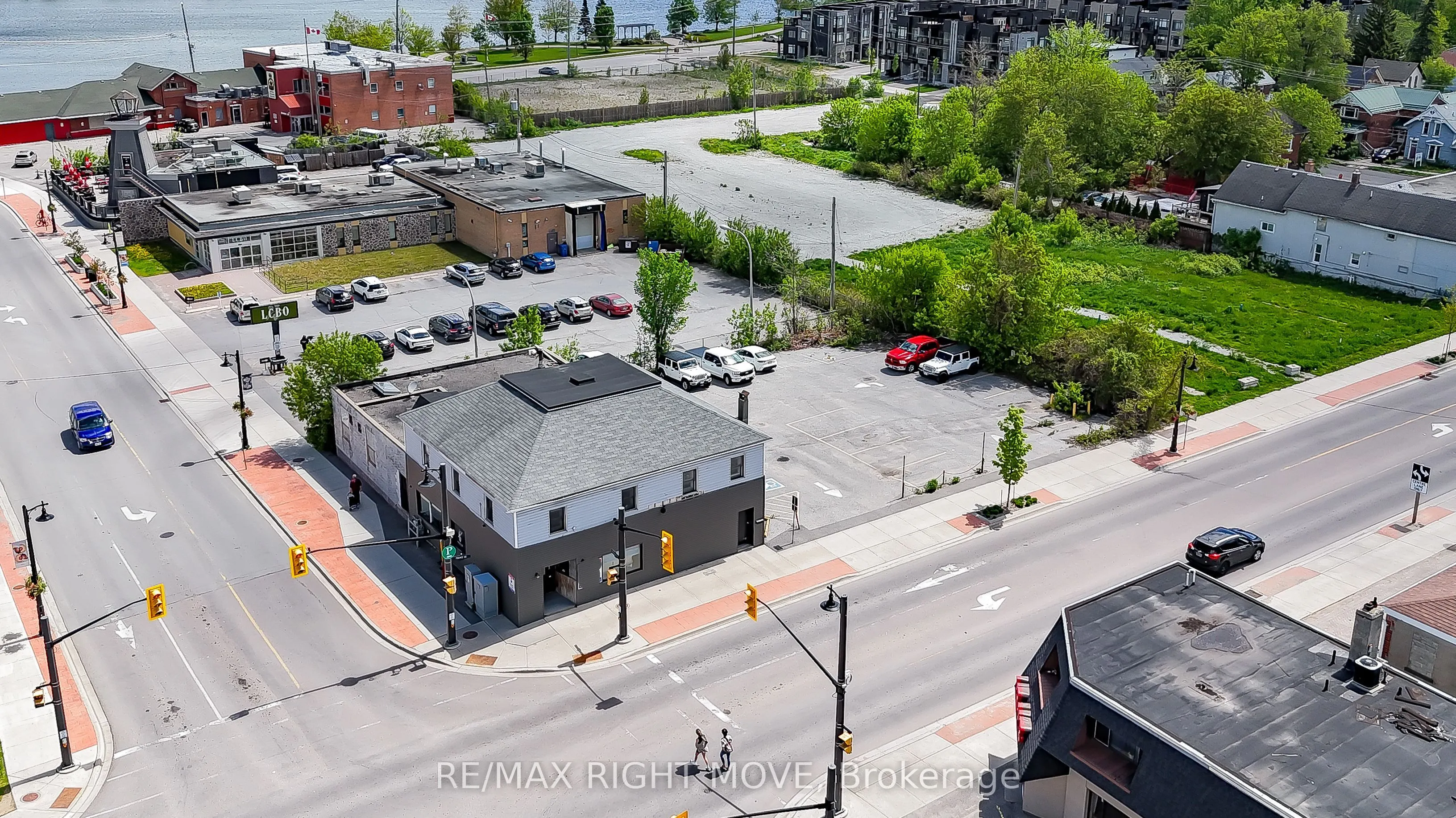 2 Front Street S