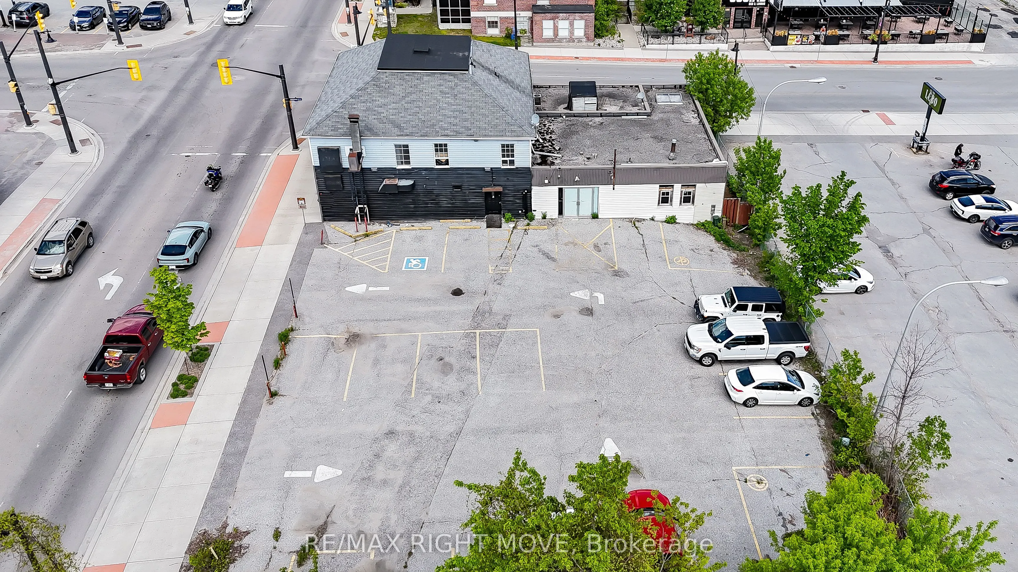 2 Front Street S