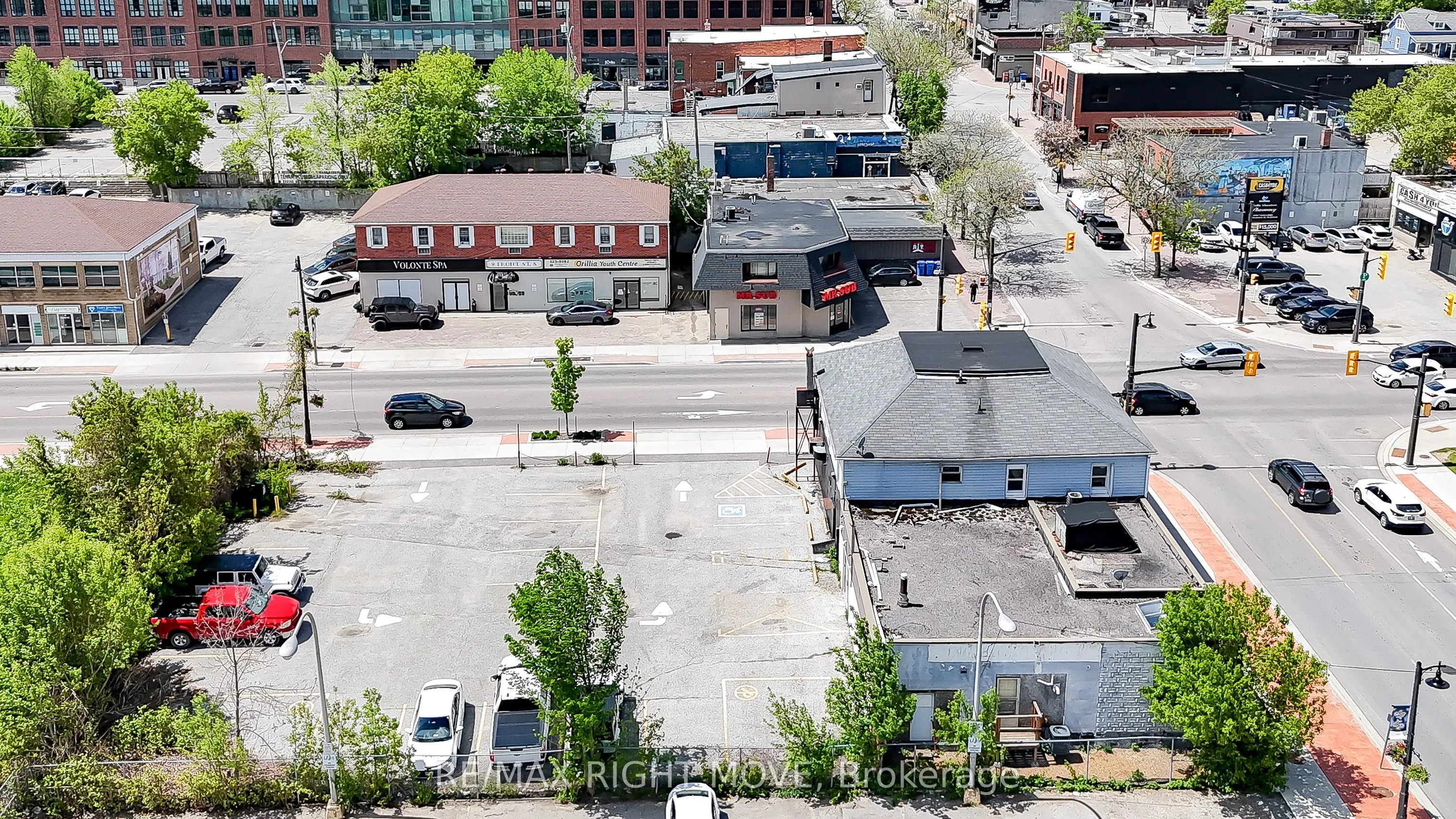 2 Front Street S