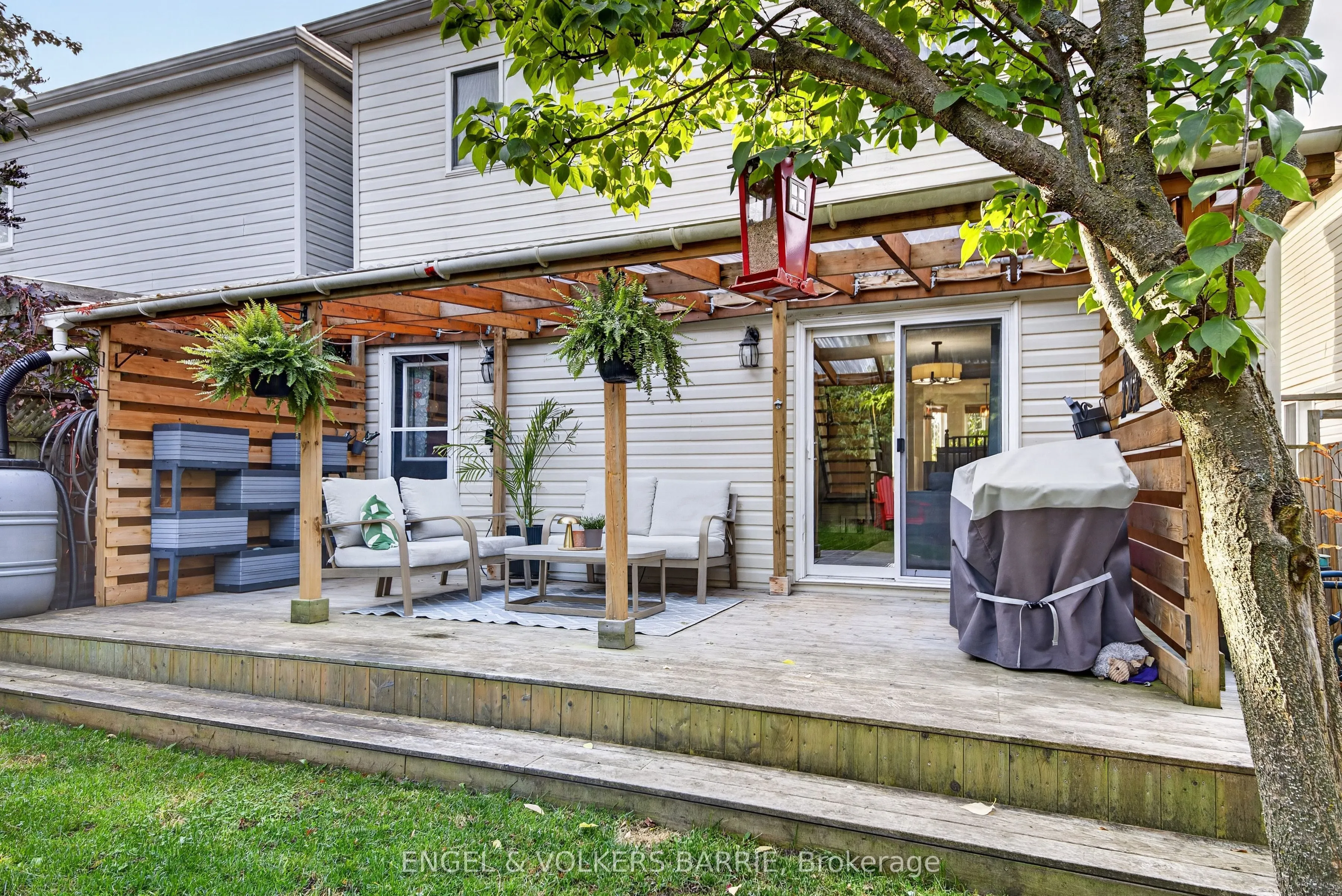 40 Willow Drive