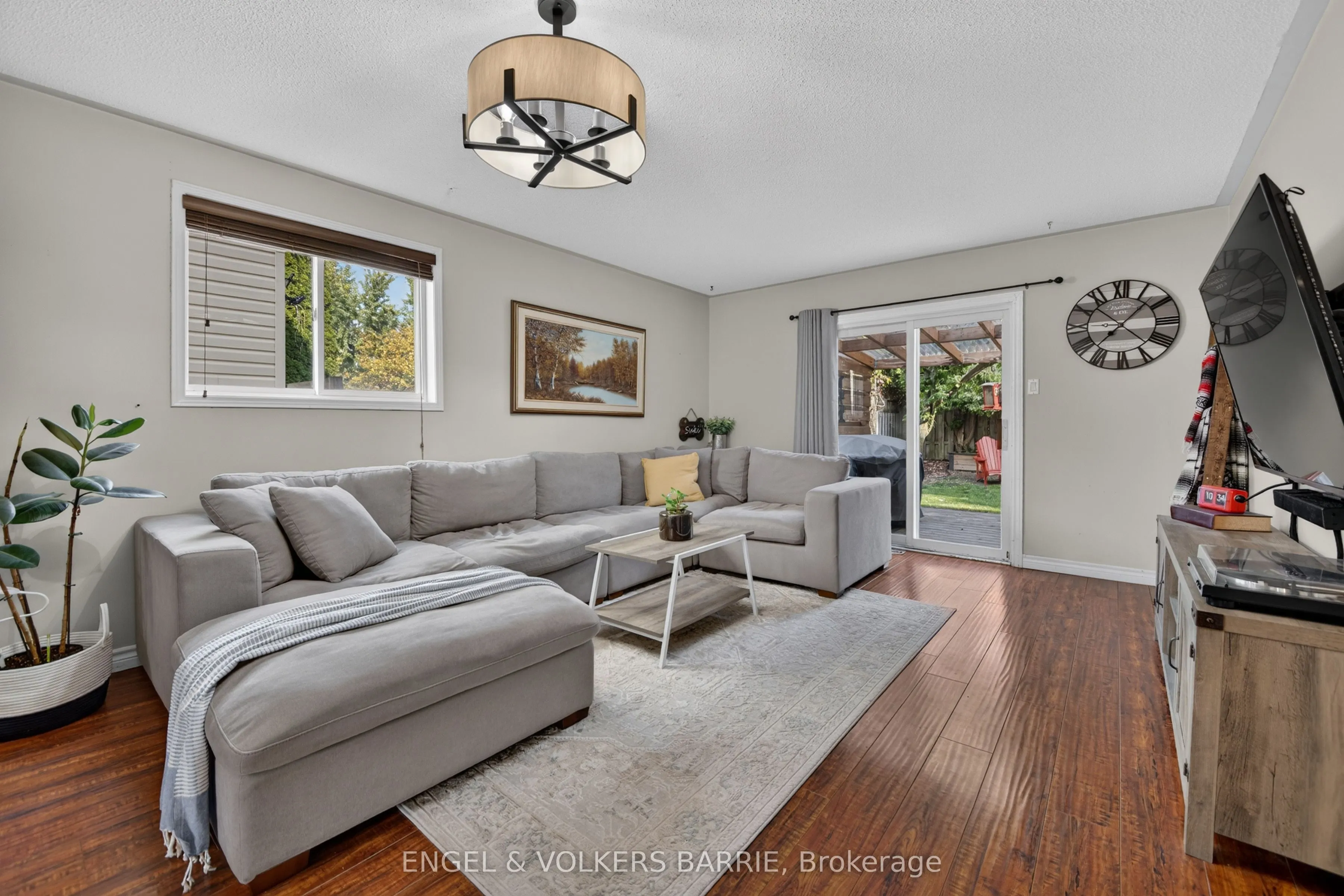 40 Willow Drive