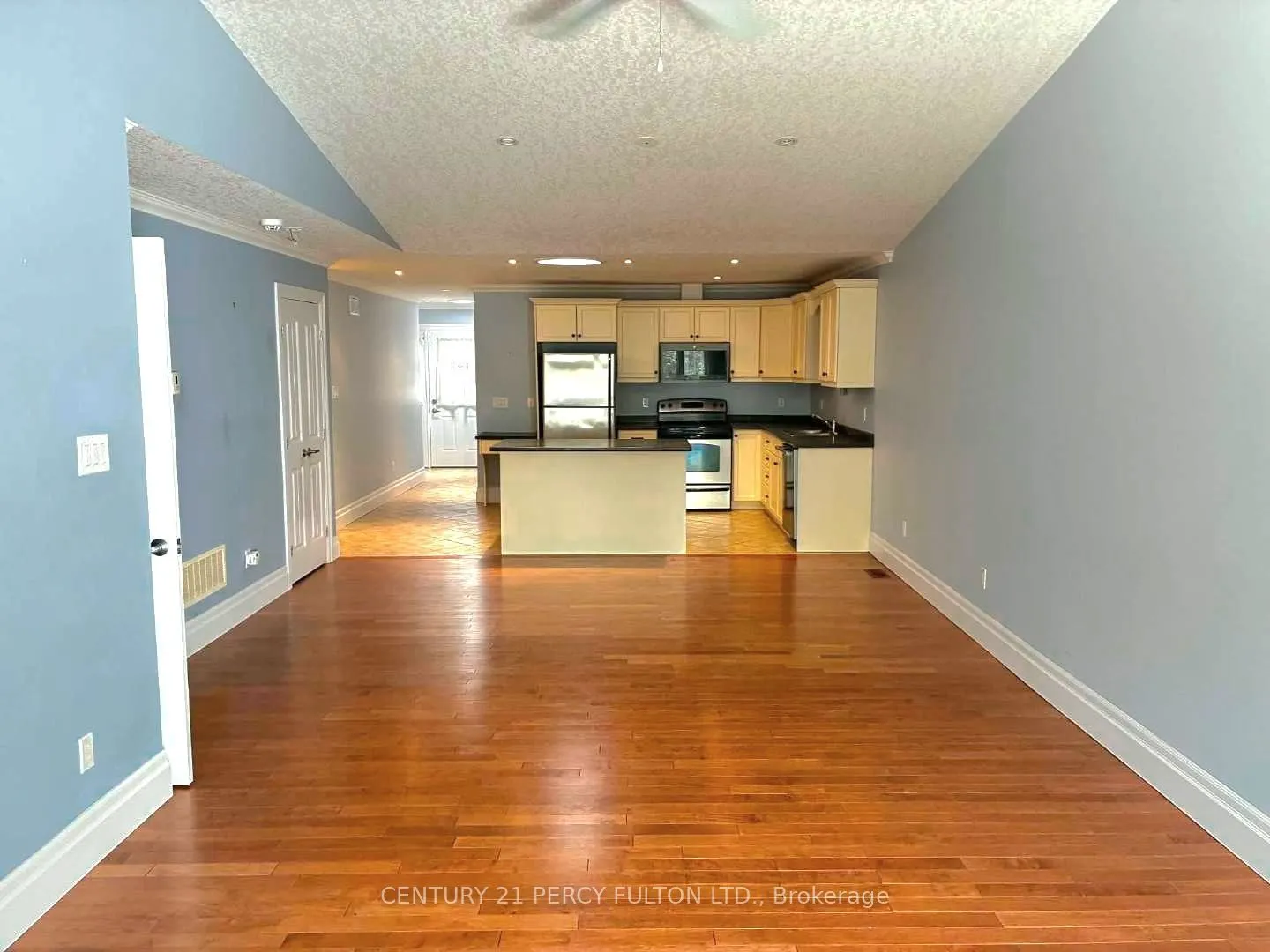 31 Greenway Drive