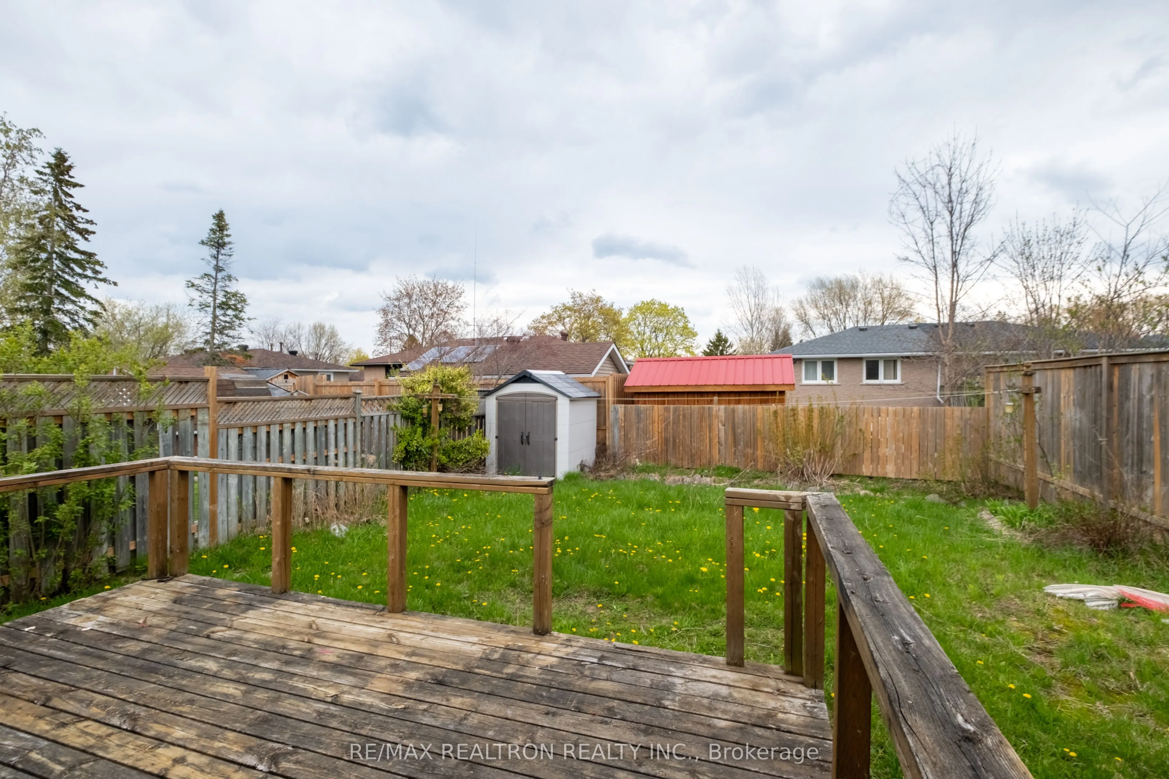8 Courtice Crescent