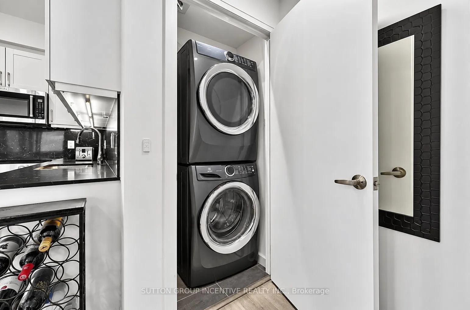 58 Lakeside Terrace #1101