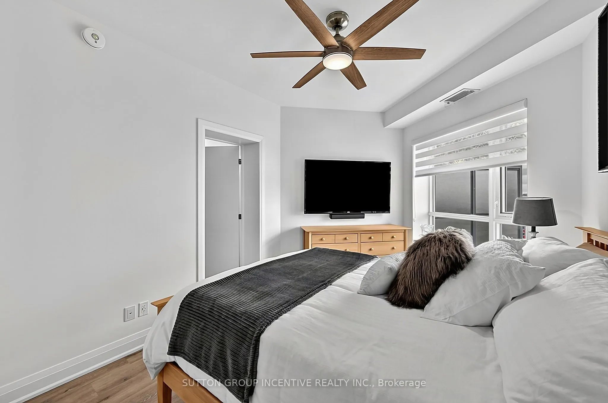 58 Lakeside Terrace #1101