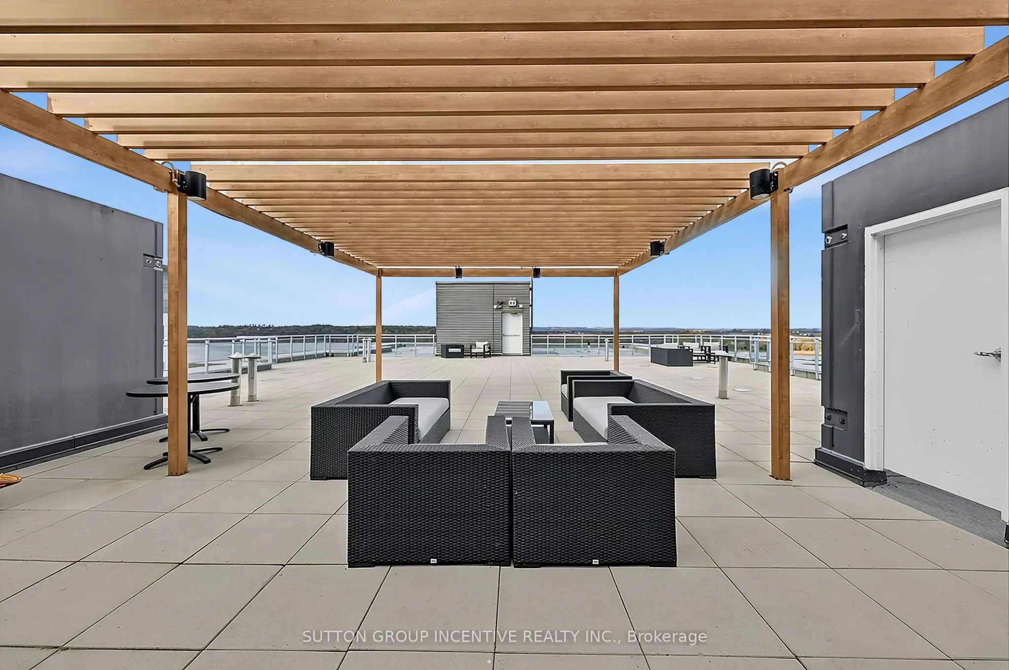 58 Lakeside Terrace #1101