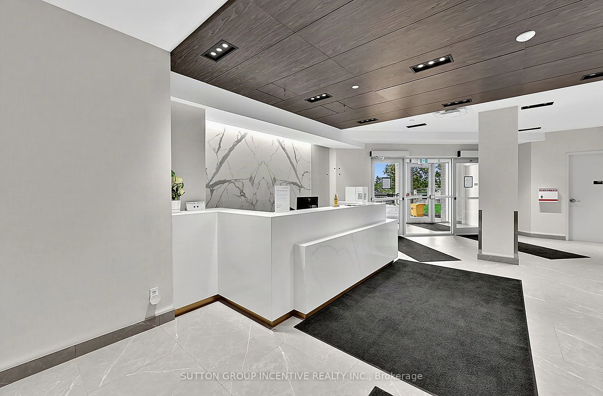 58 Lakeside Terrace #1101