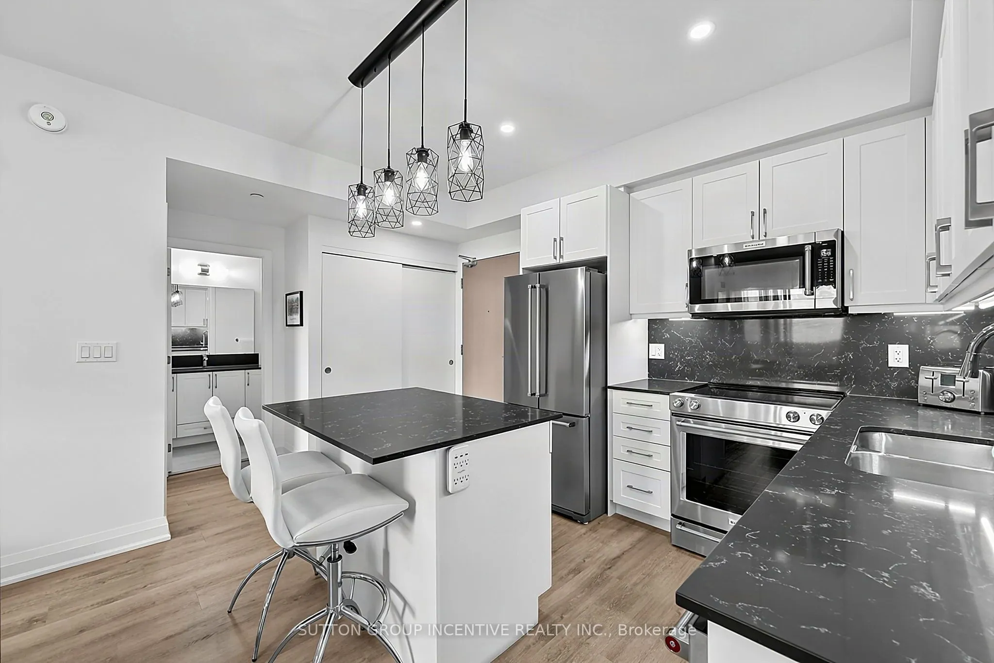 58 Lakeside Terrace #1101