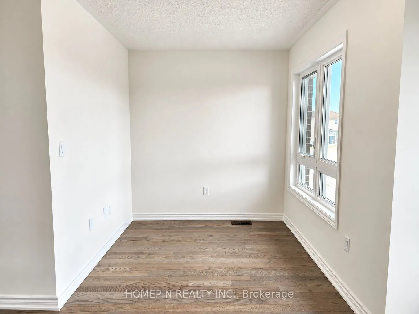 21 Phoenix Boulevard