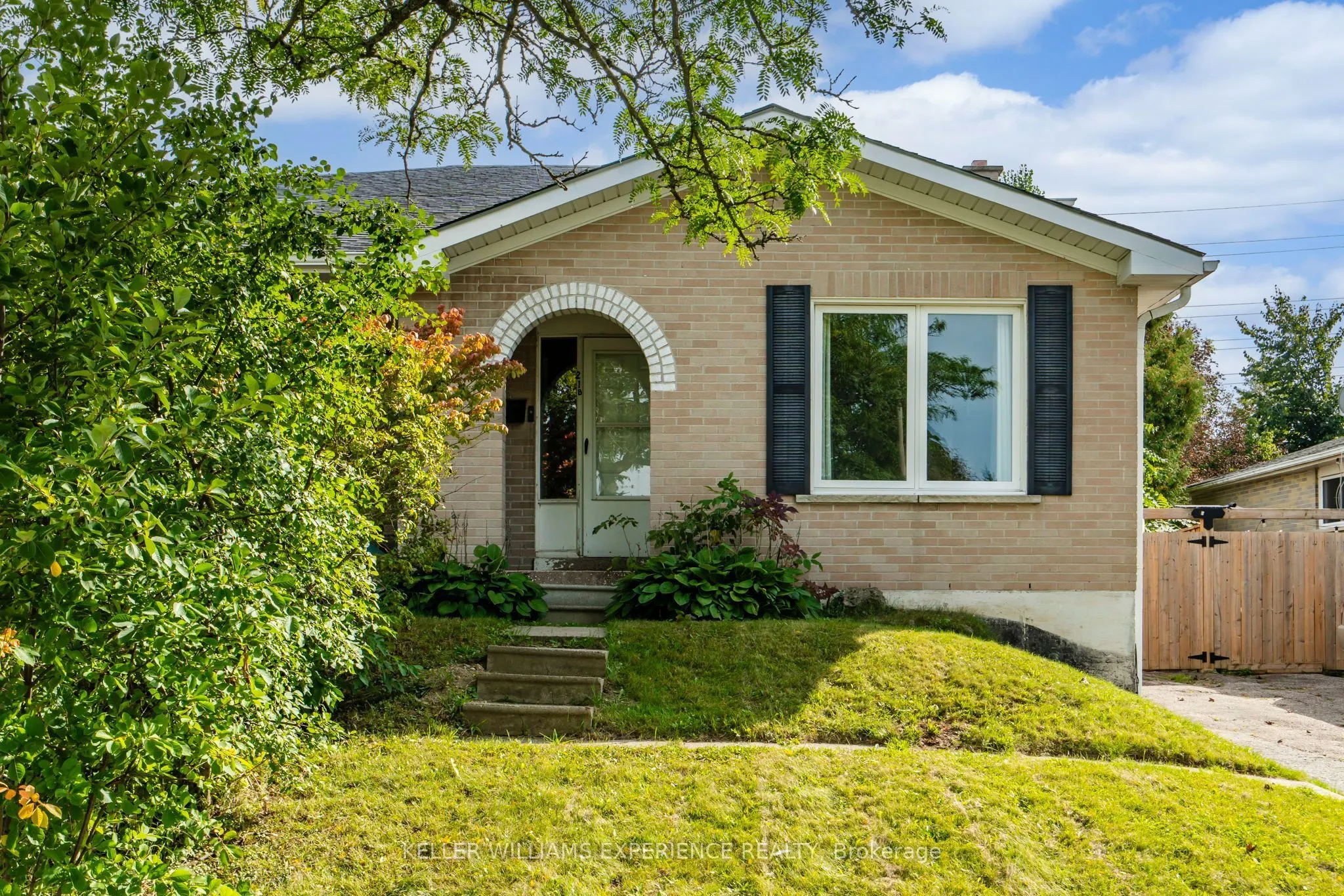 21 B College Crescent
