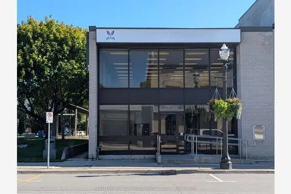 7 Queen Street W