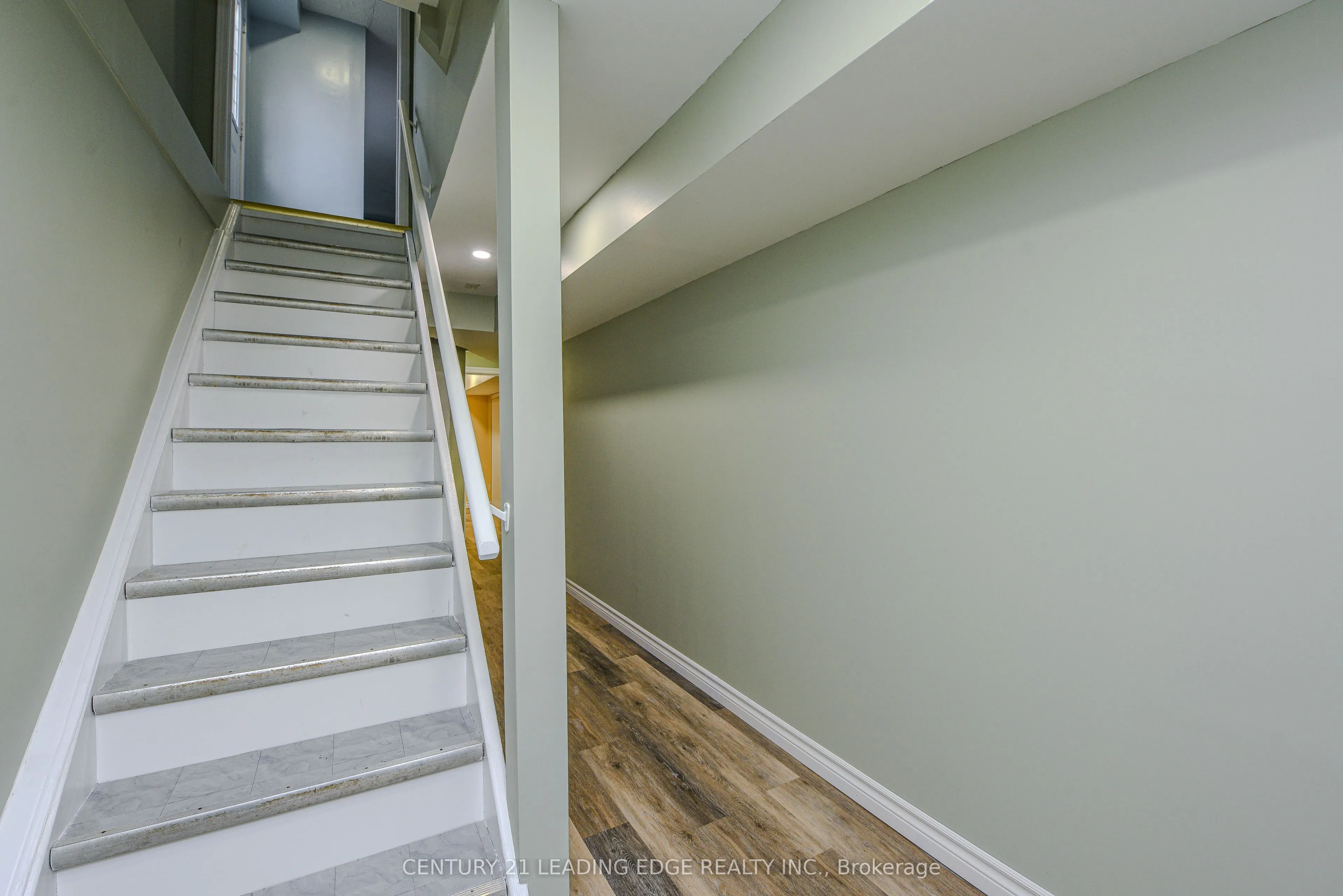 169 Hickling Trail