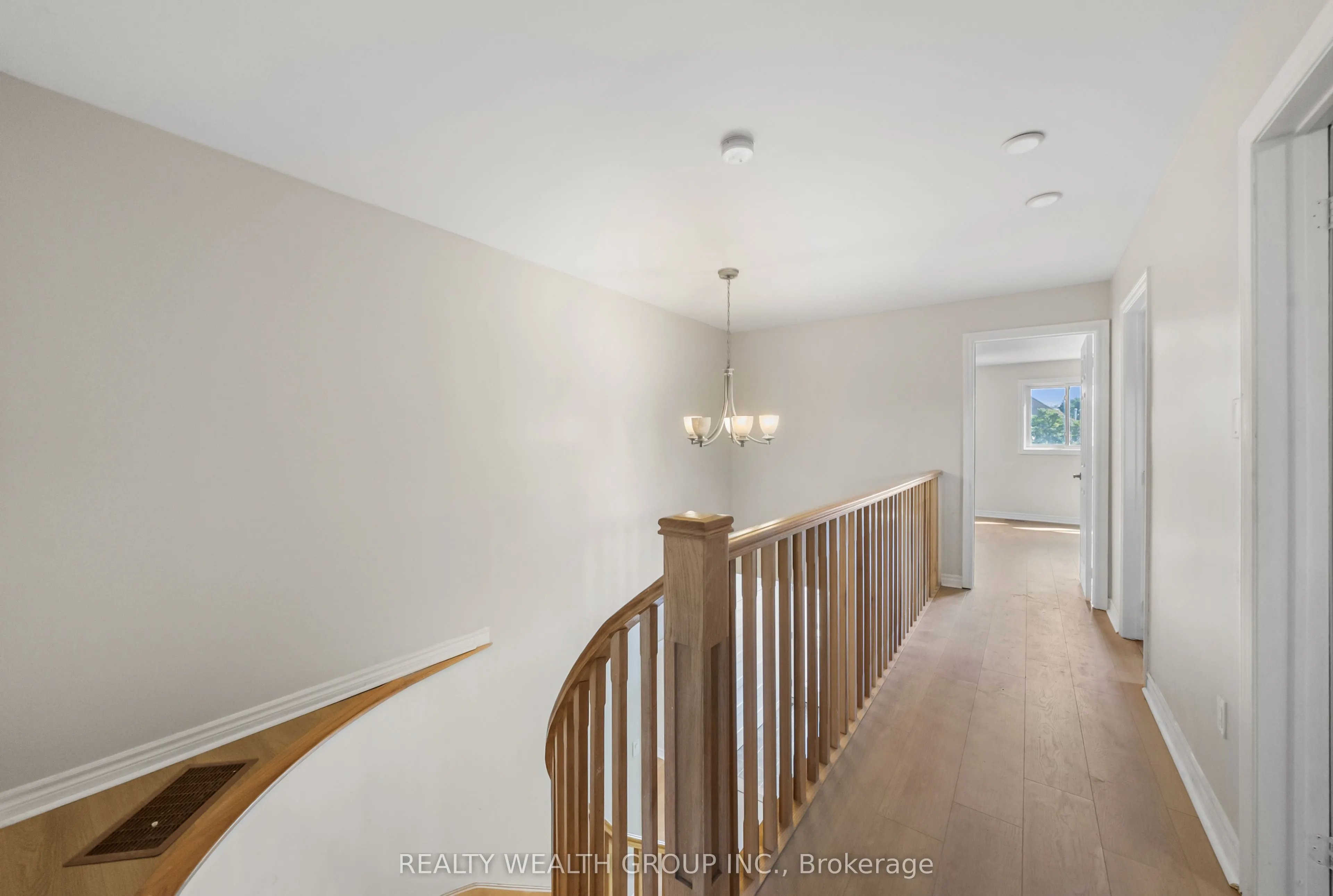 514 Grove Street E