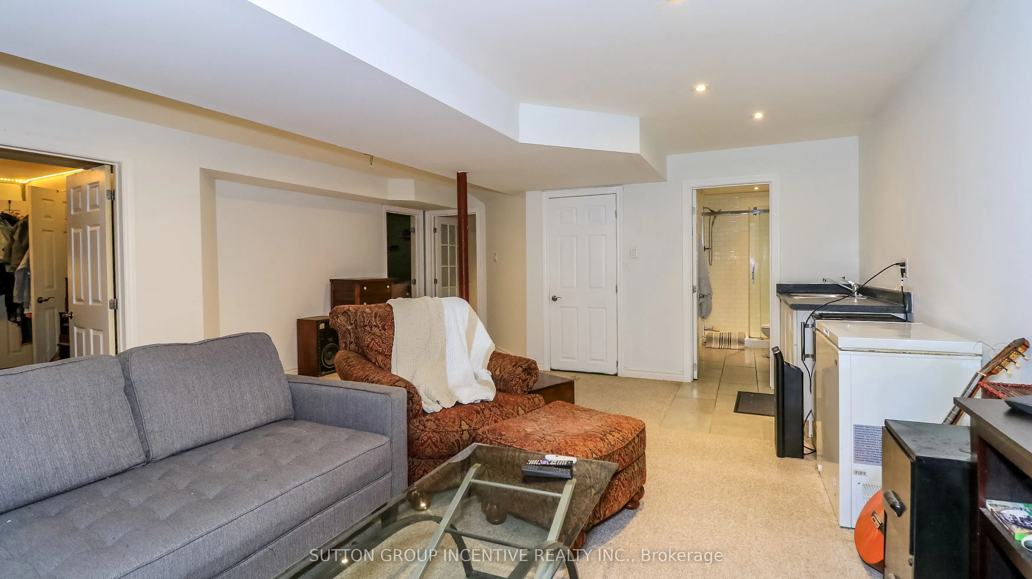 142 Raymond Crescent