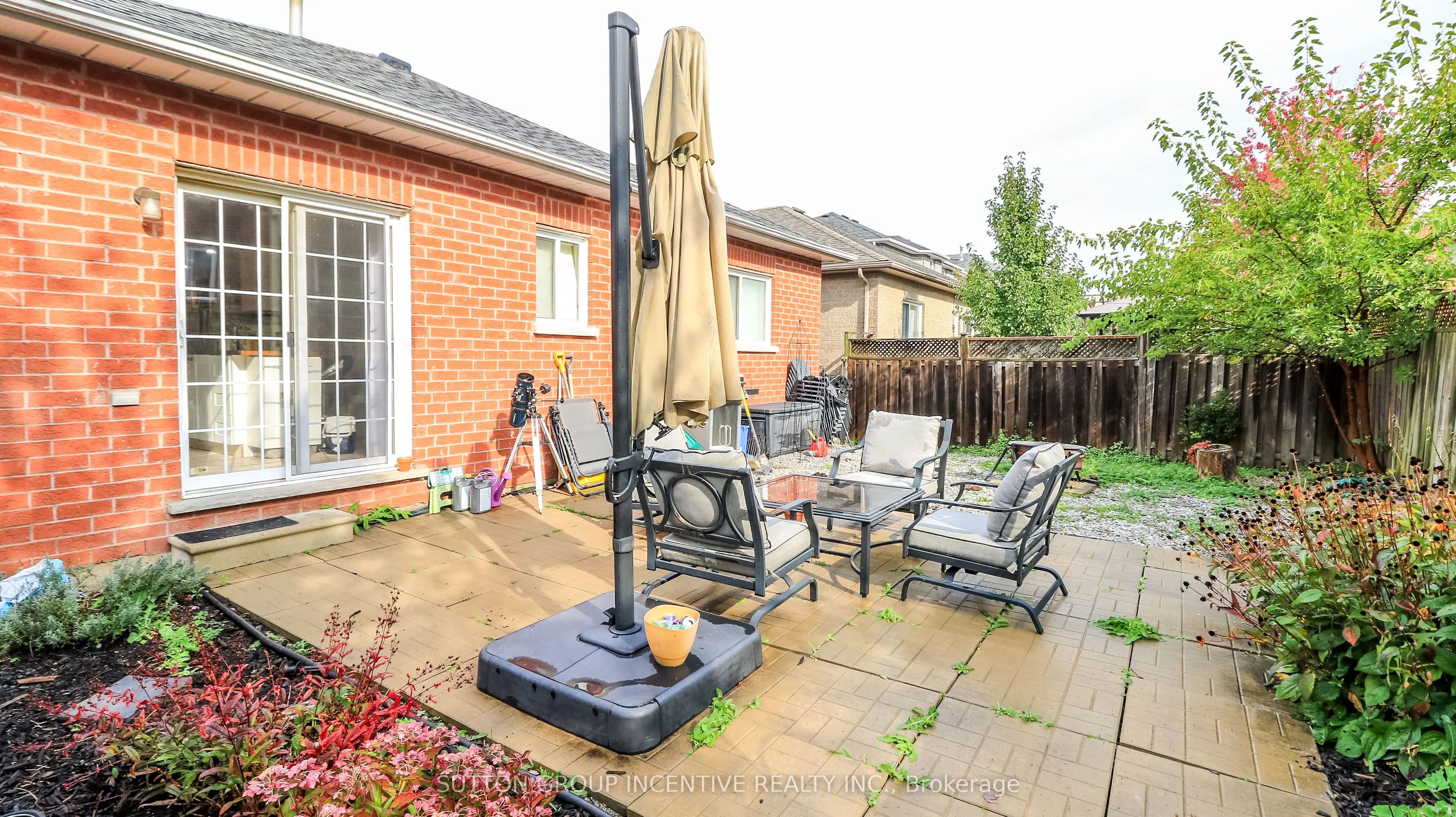 142 Raymond Crescent