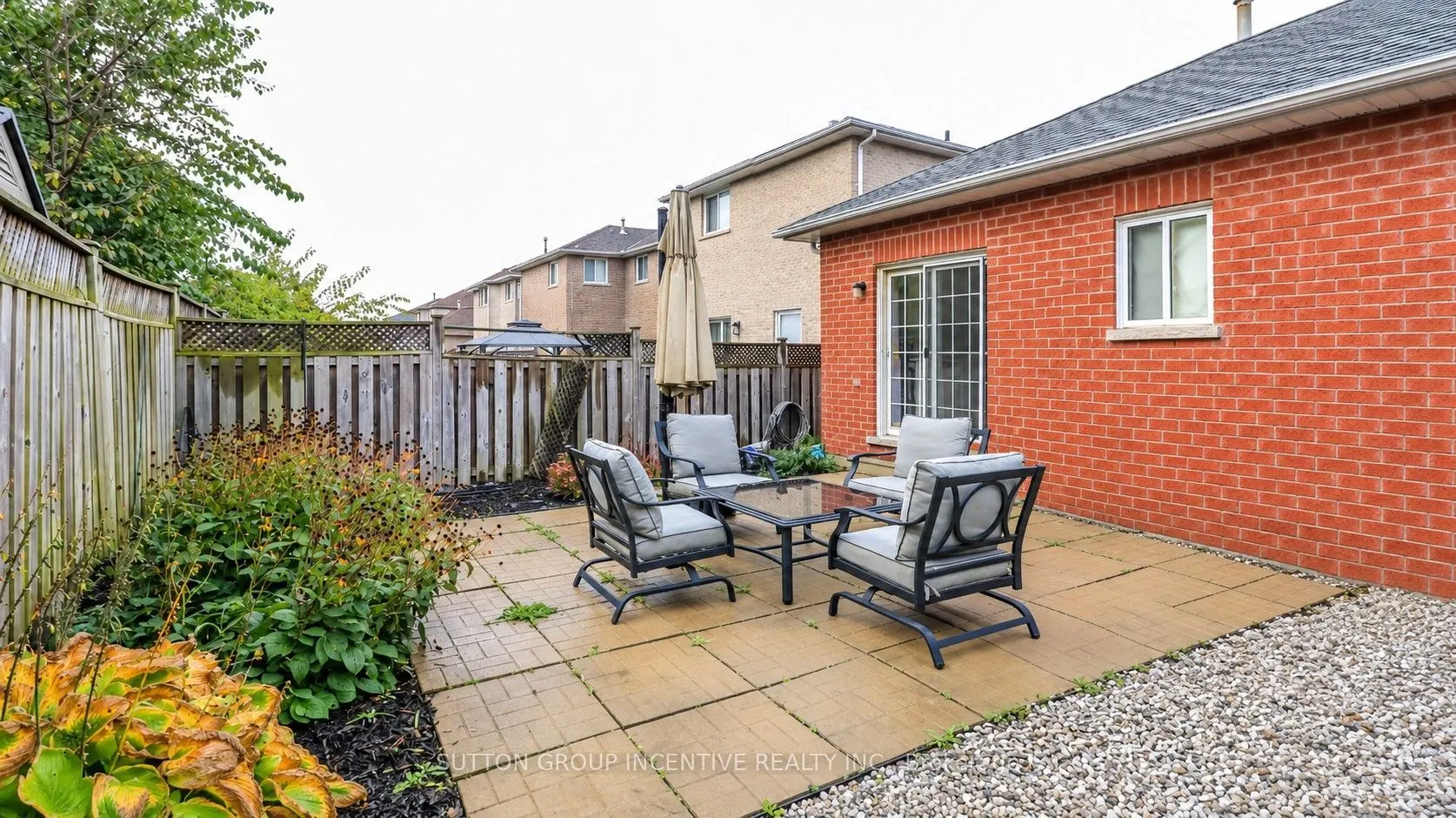142 Raymond Crescent