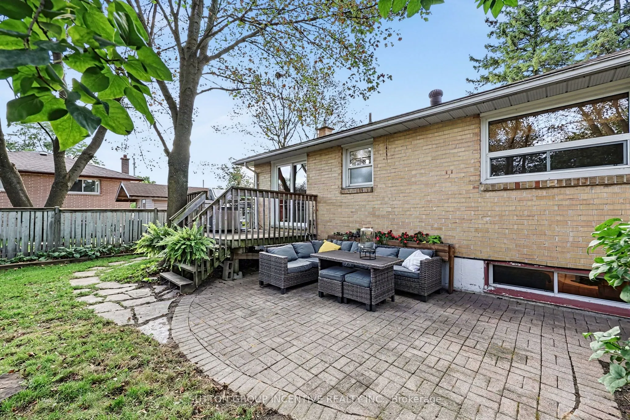 163 Grove Street E