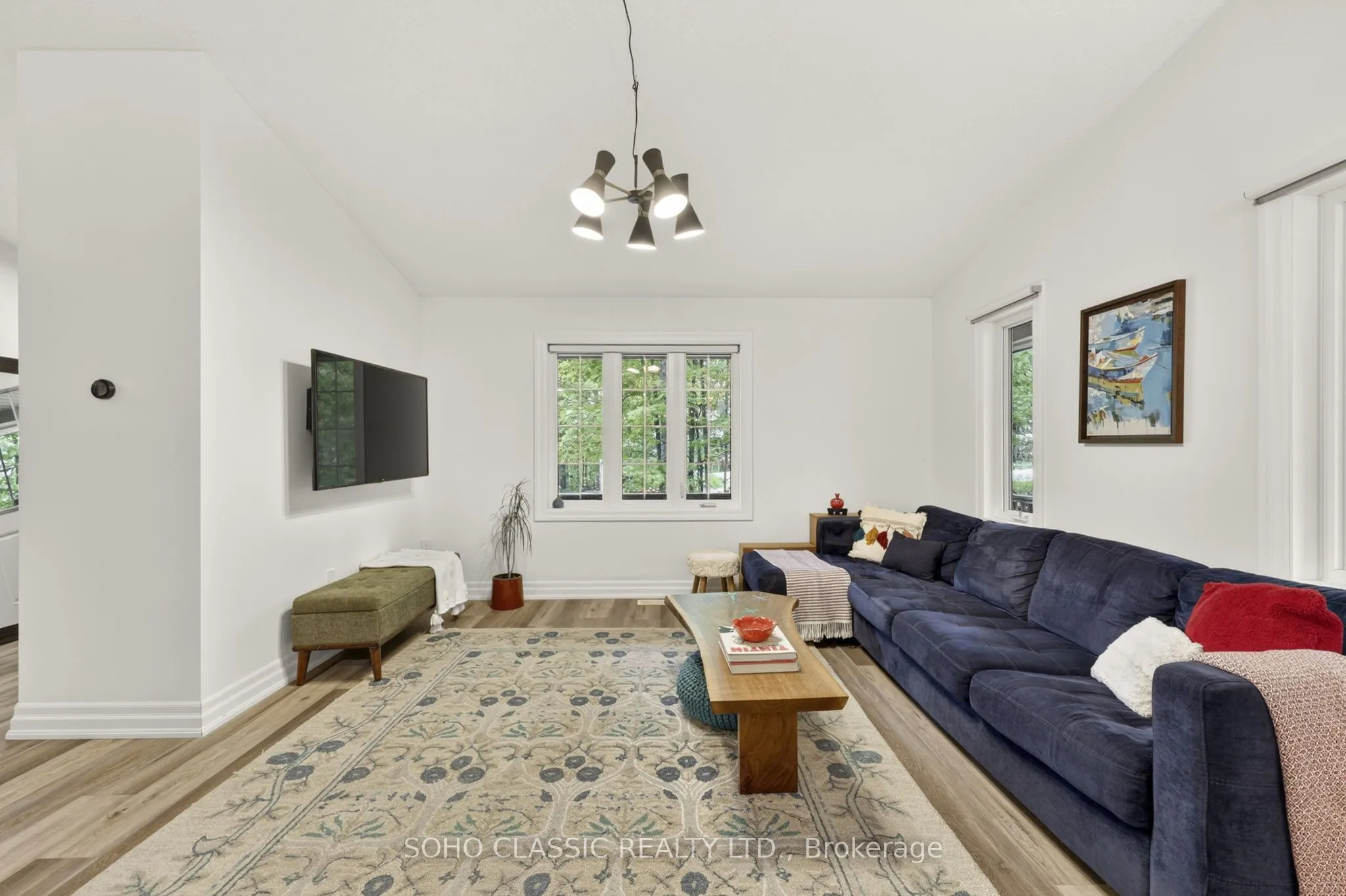 16 Oneida Avenue