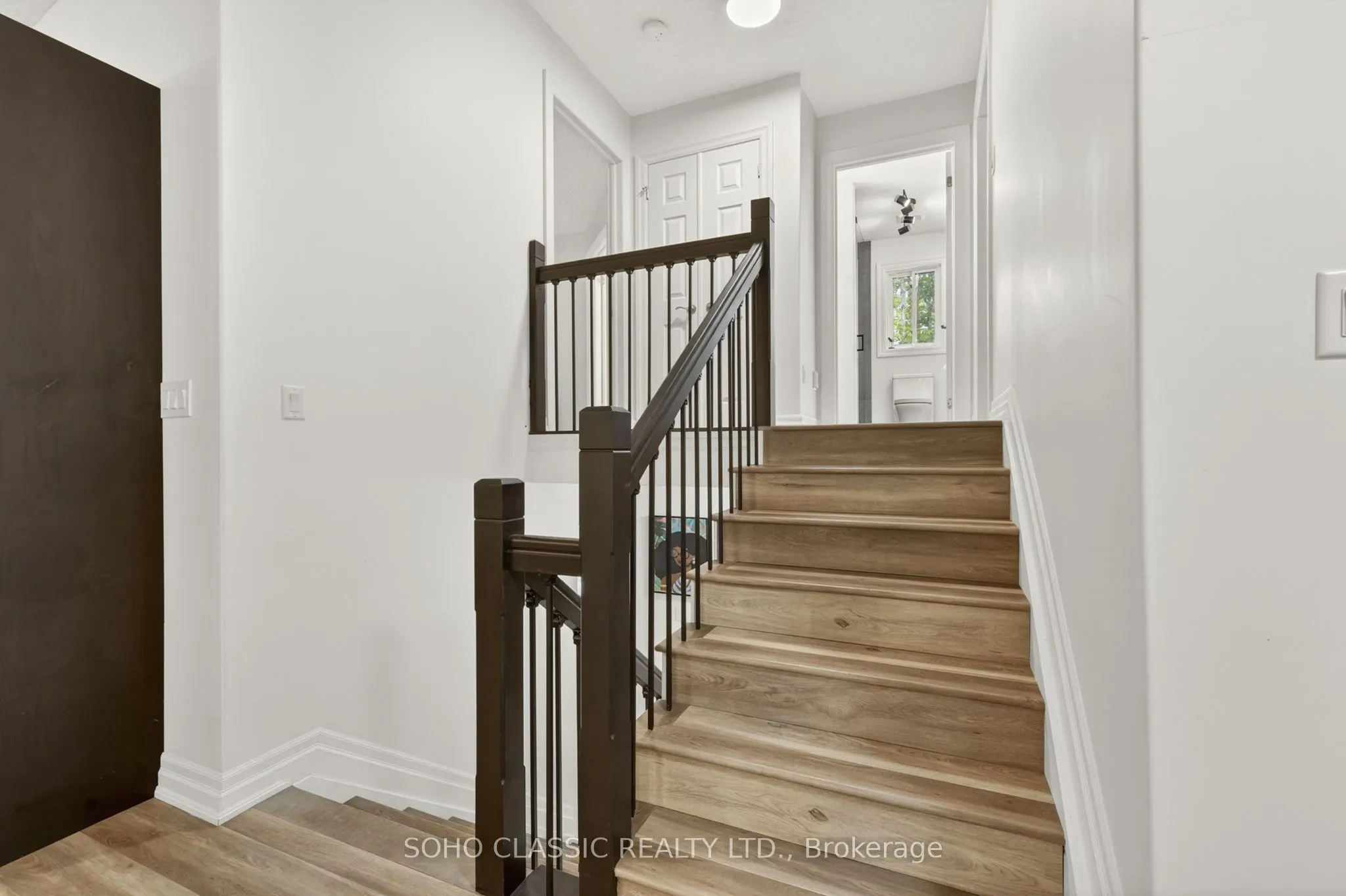 16 Oneida Avenue