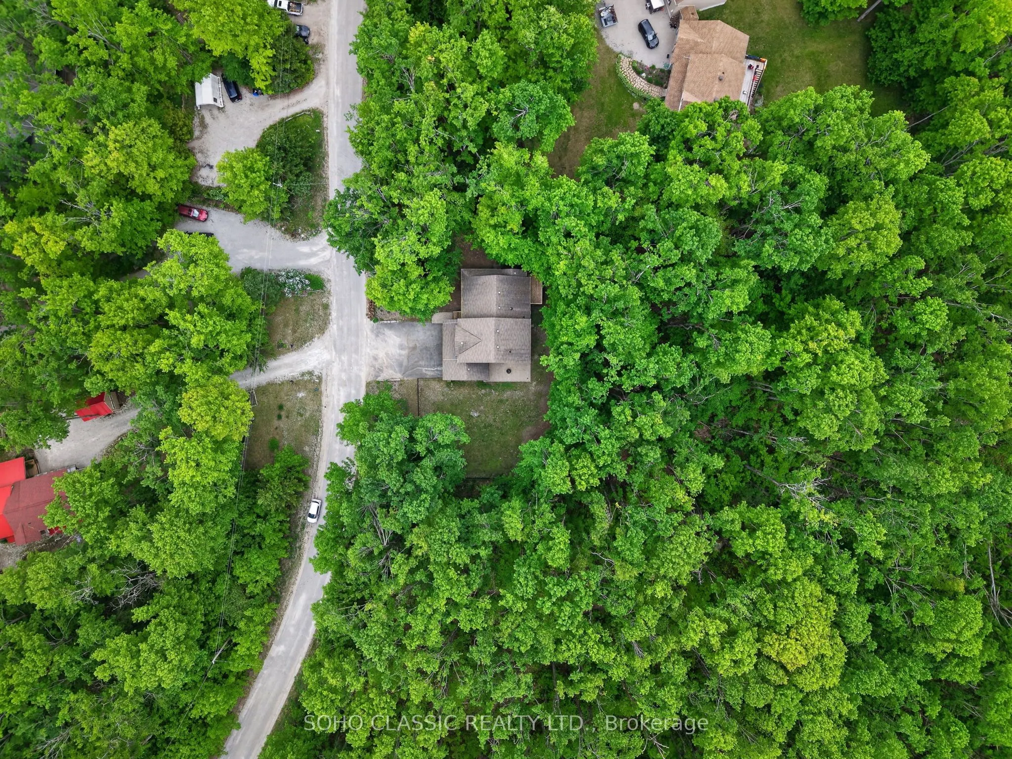 16 Oneida Avenue