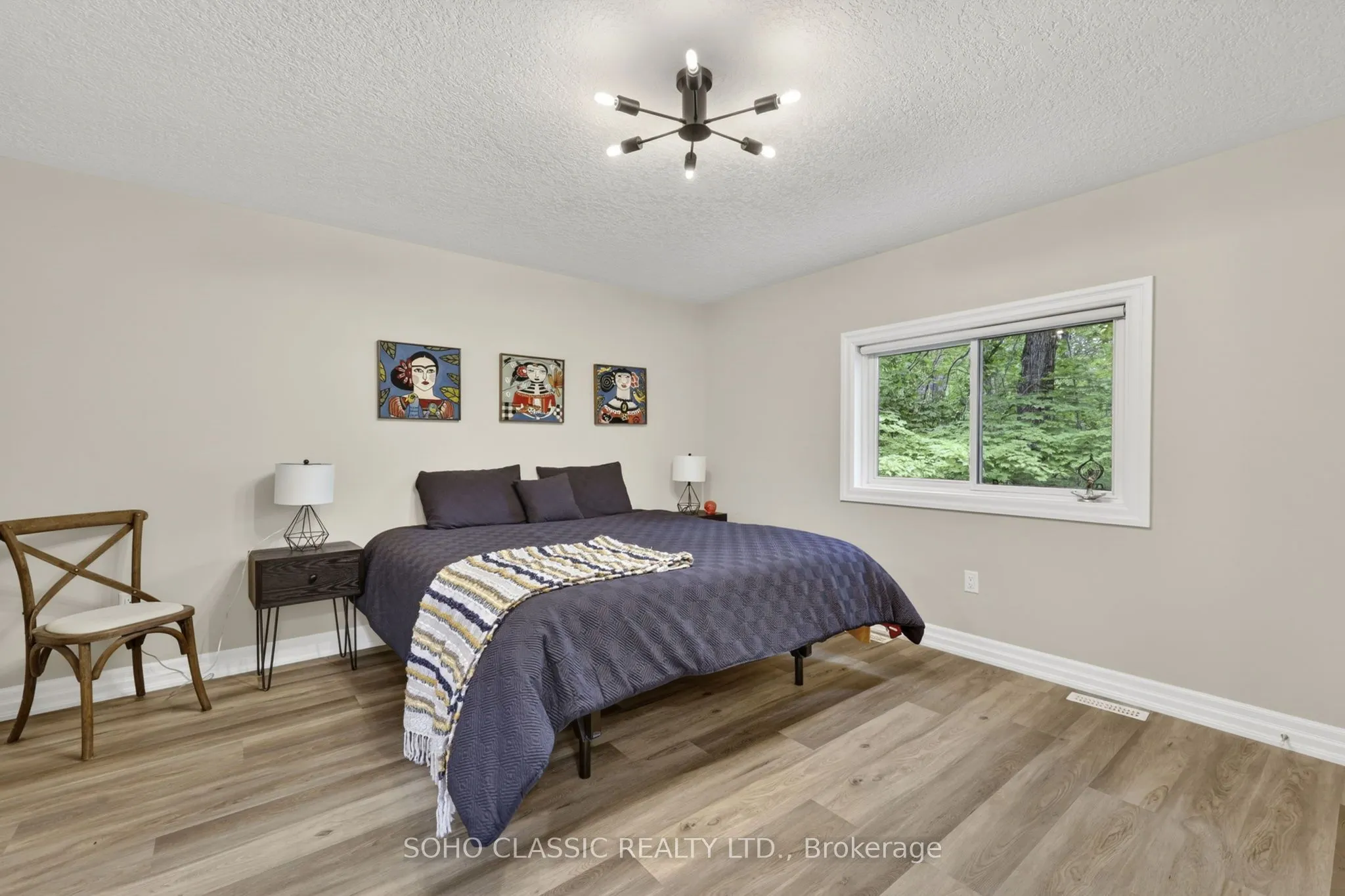 16 Oneida Avenue