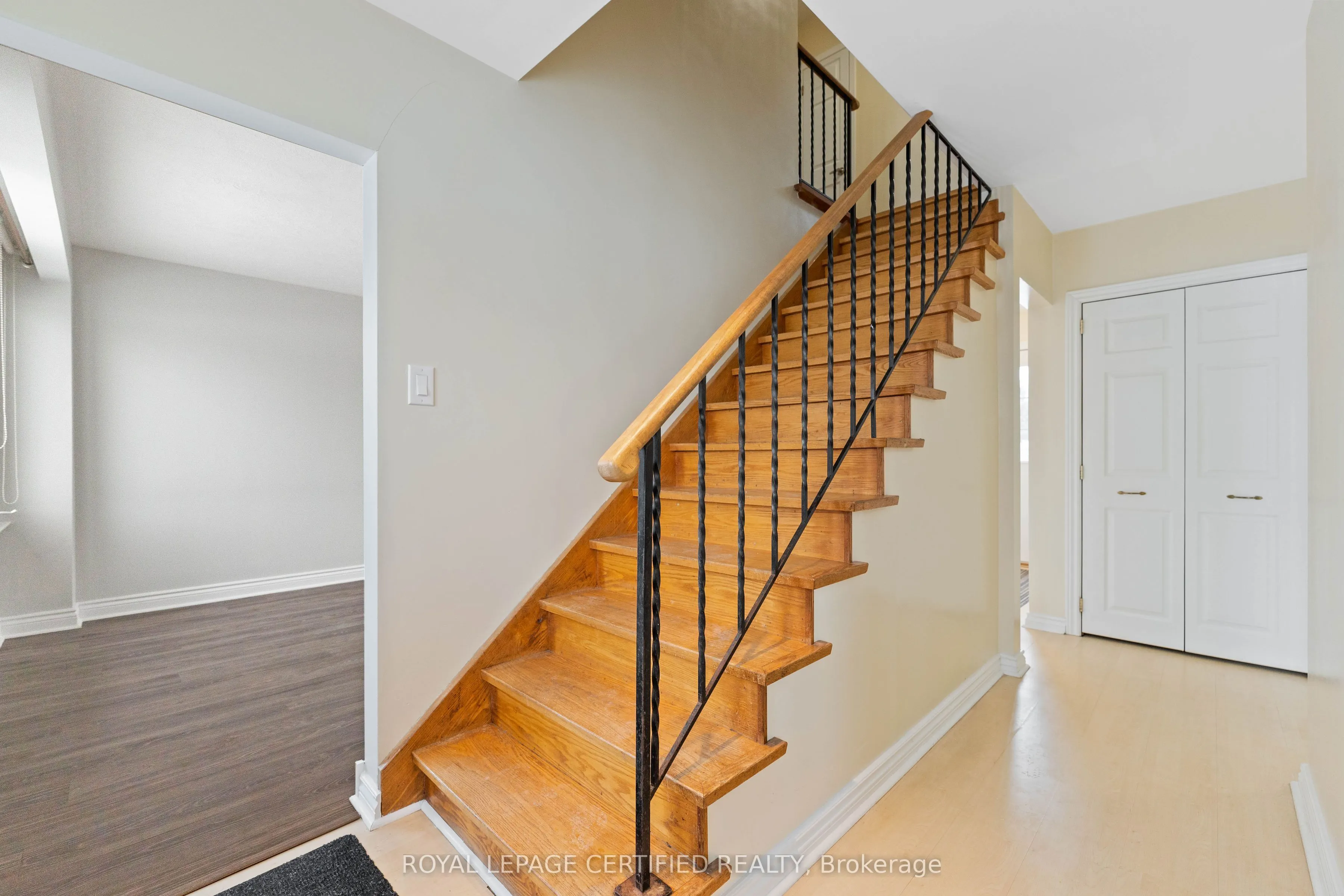 247 GROVE Street E