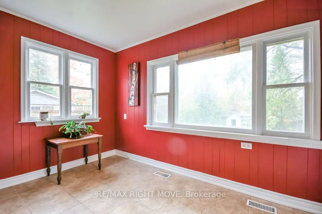 129 Coldwater Road W