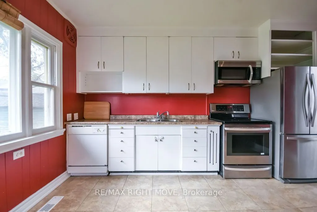 129 Coldwater Road W