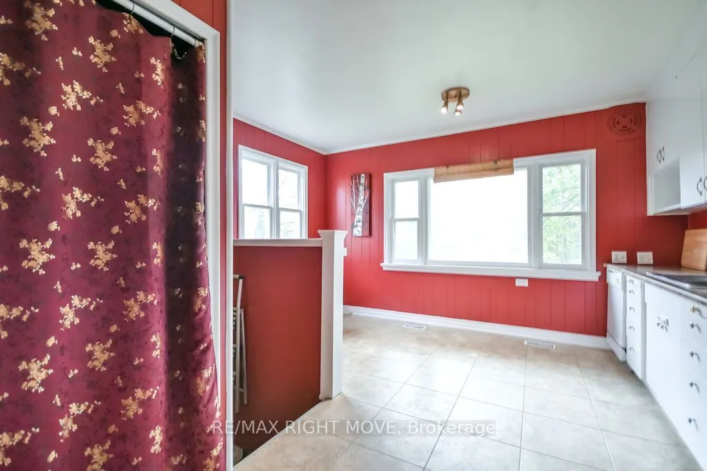 129 Coldwater Road W