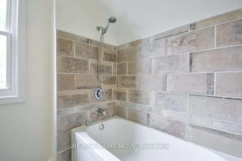 129 Coldwater Road W