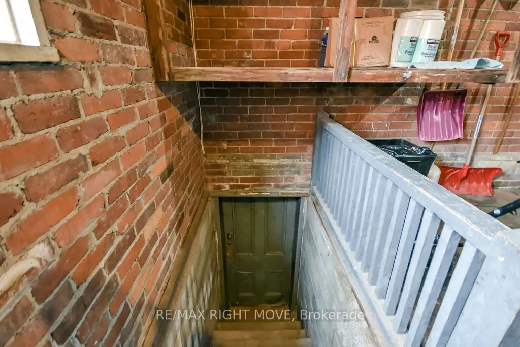 129 Coldwater Road W
