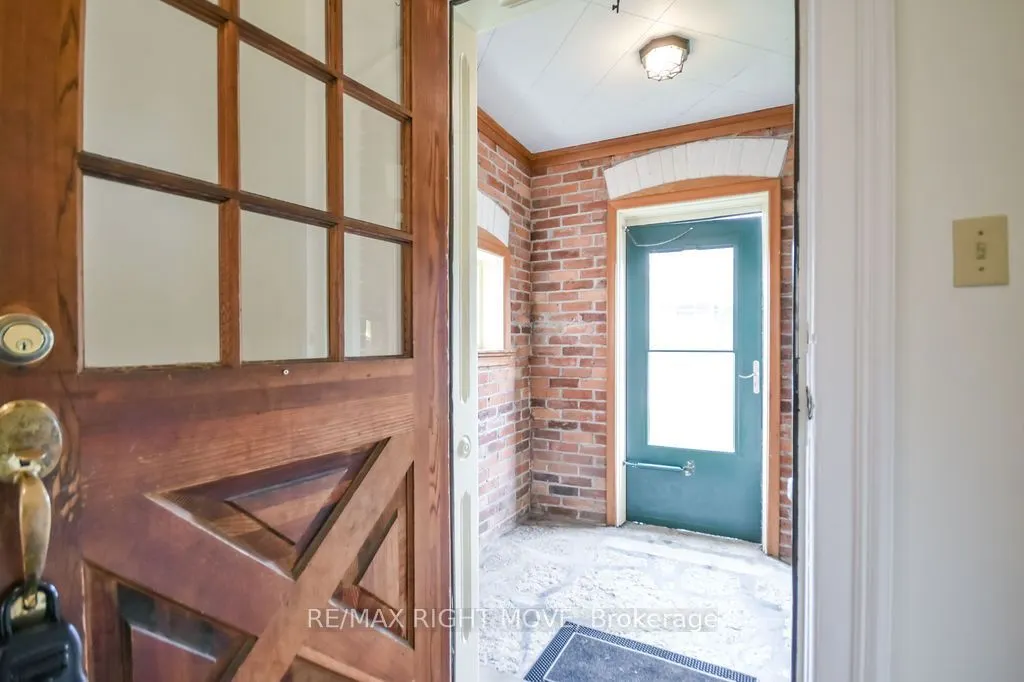 129 Coldwater Road W
