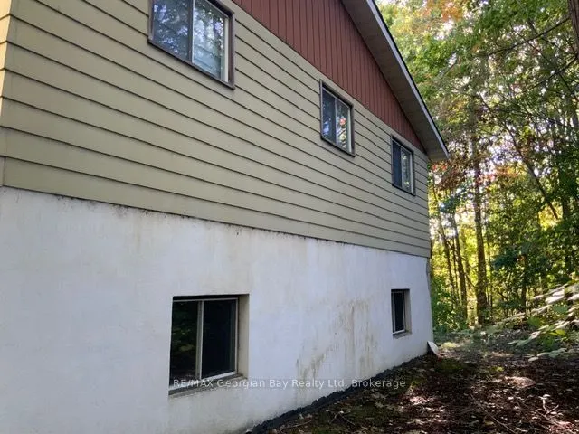 44 Tall Pines Drive NW