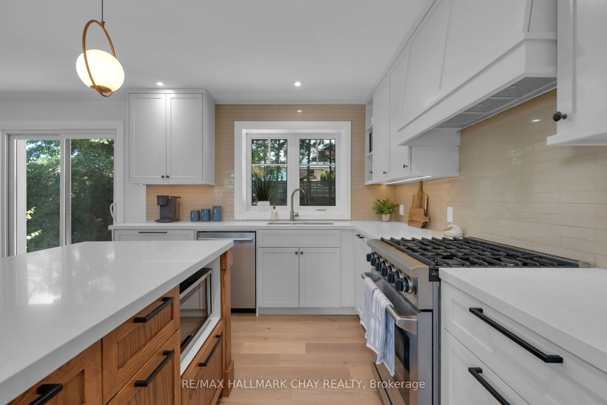98 Shanty Bay Road