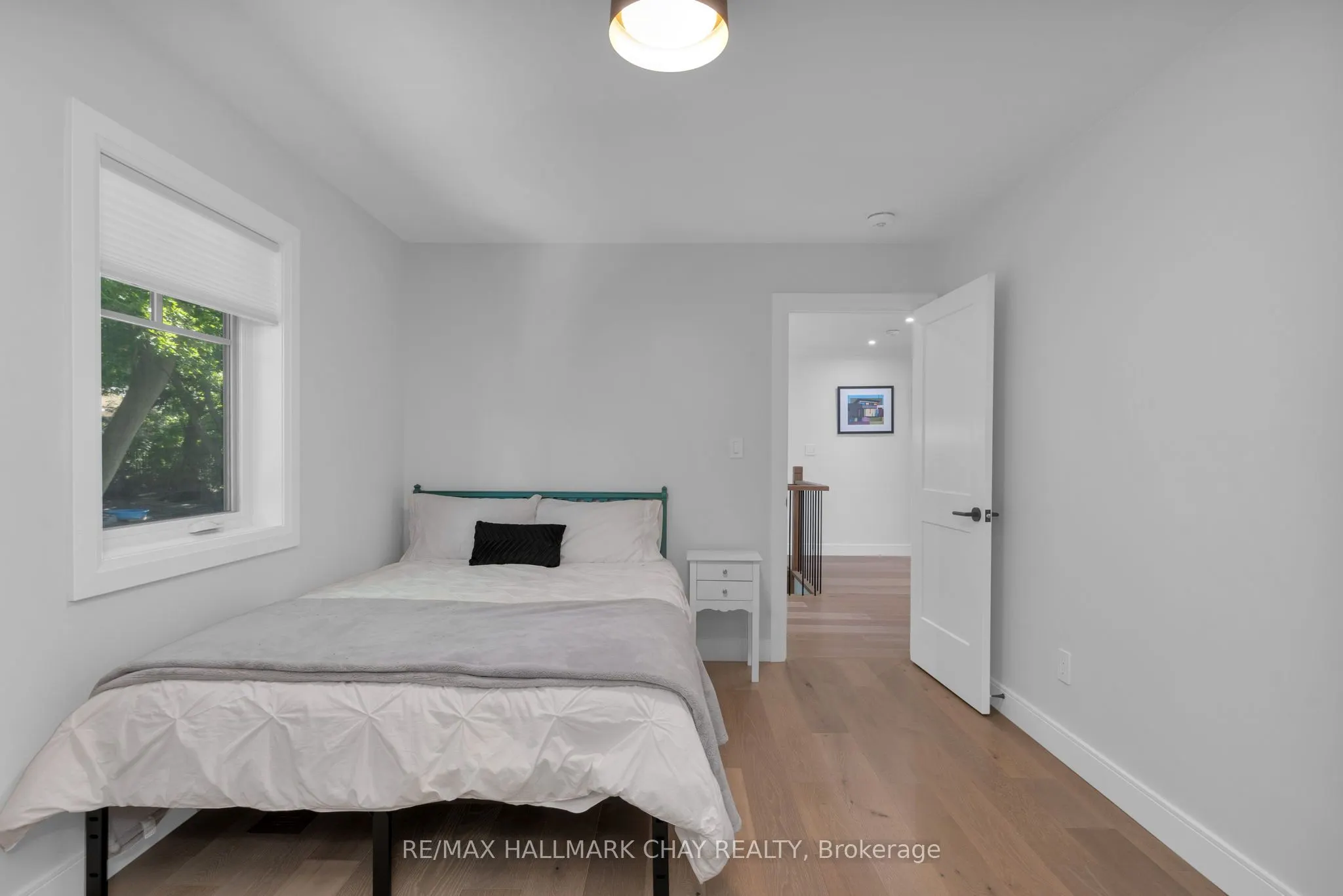 98 Shanty Bay Road