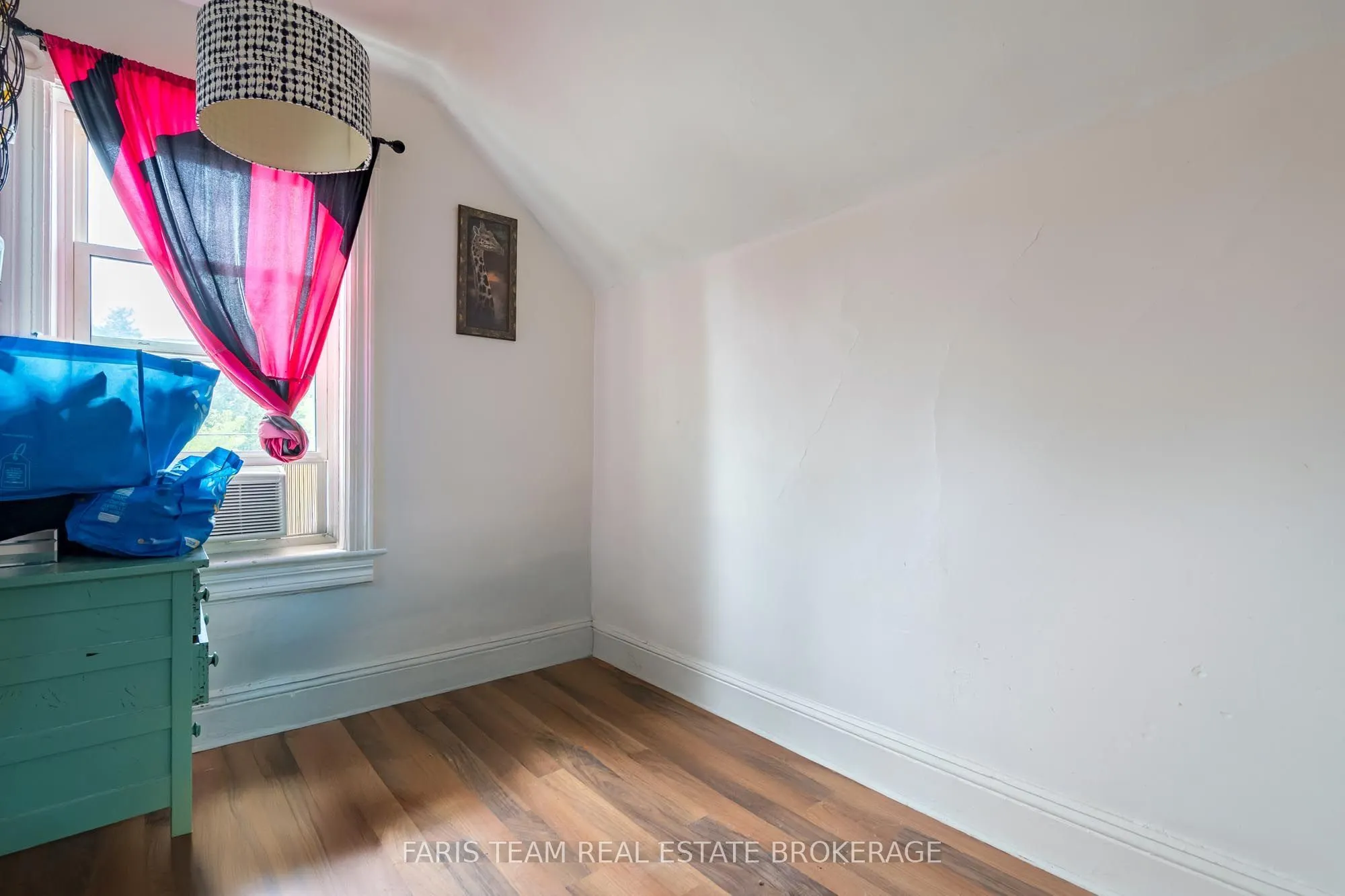 116 Albert Street S