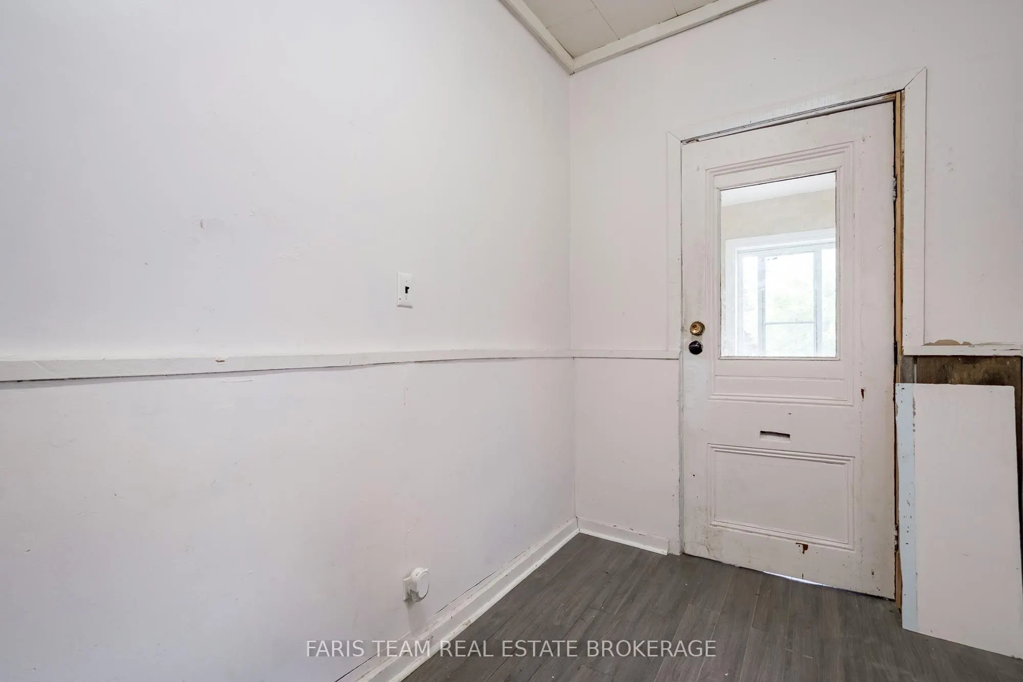 116 Albert Street S