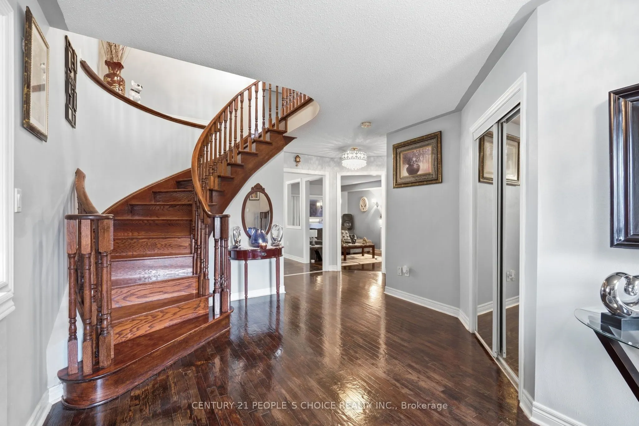 4 IMPERIAL CROWN Lane