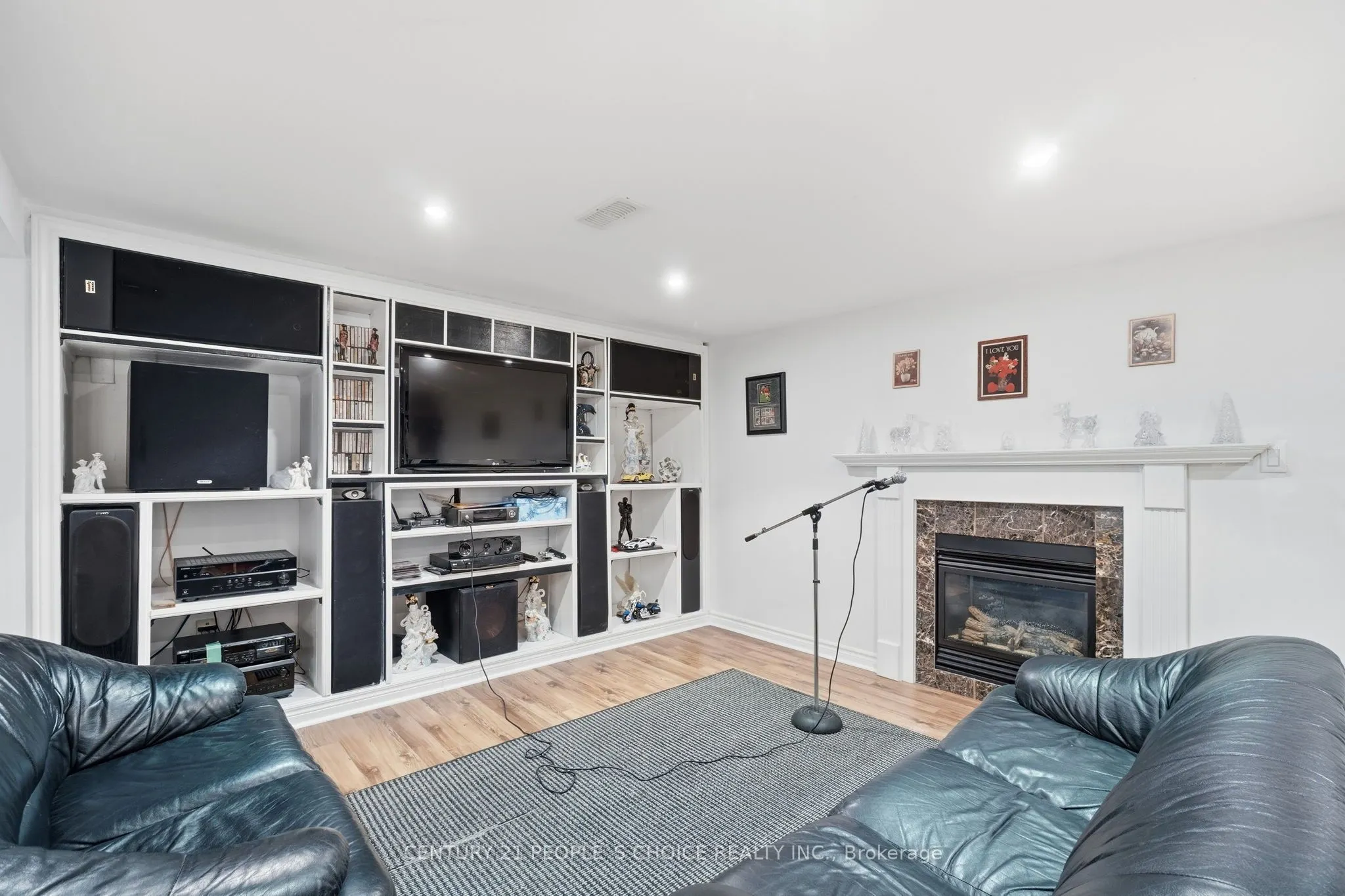 4 IMPERIAL CROWN Lane
