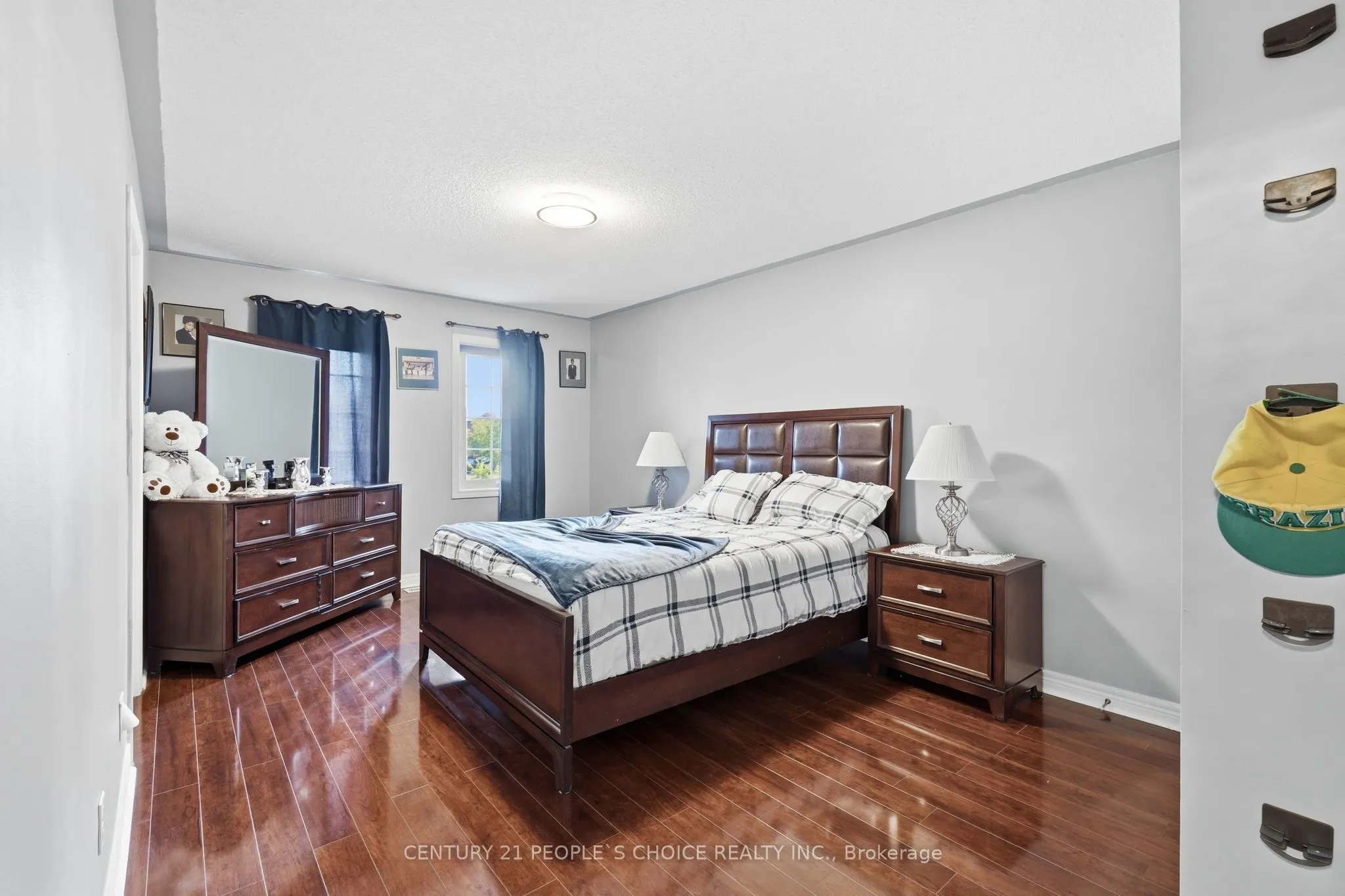 4 IMPERIAL CROWN Lane