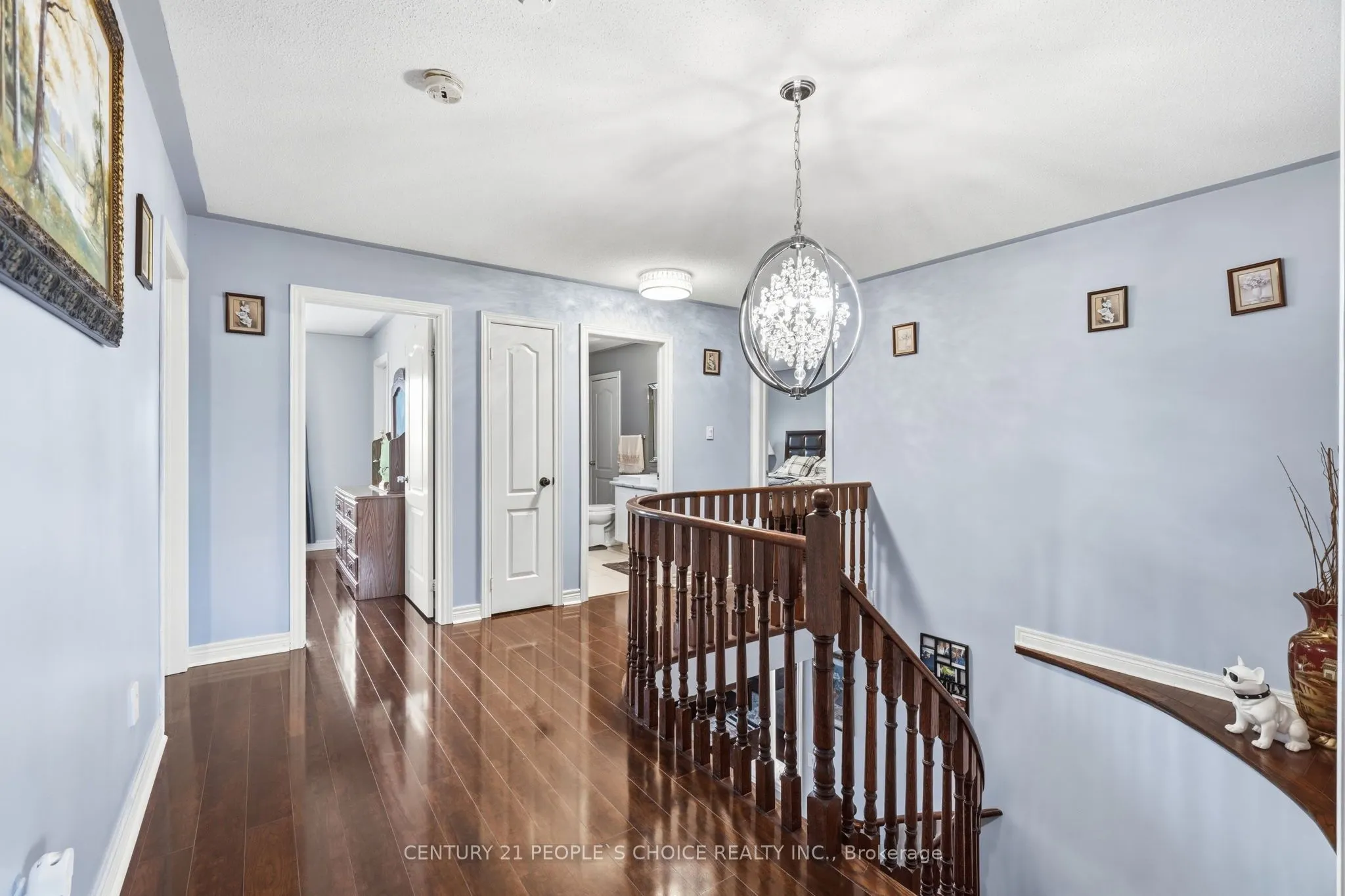 4 IMPERIAL CROWN Lane