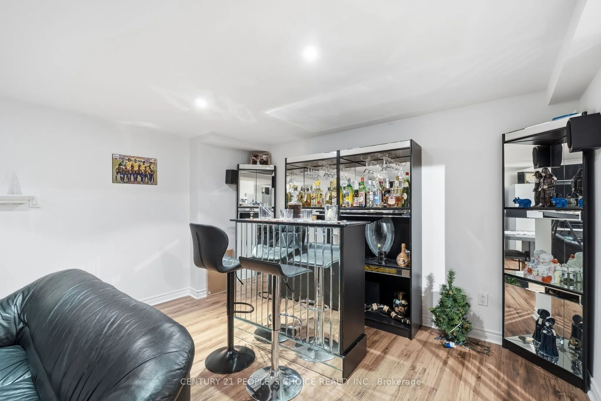 4 IMPERIAL CROWN Lane