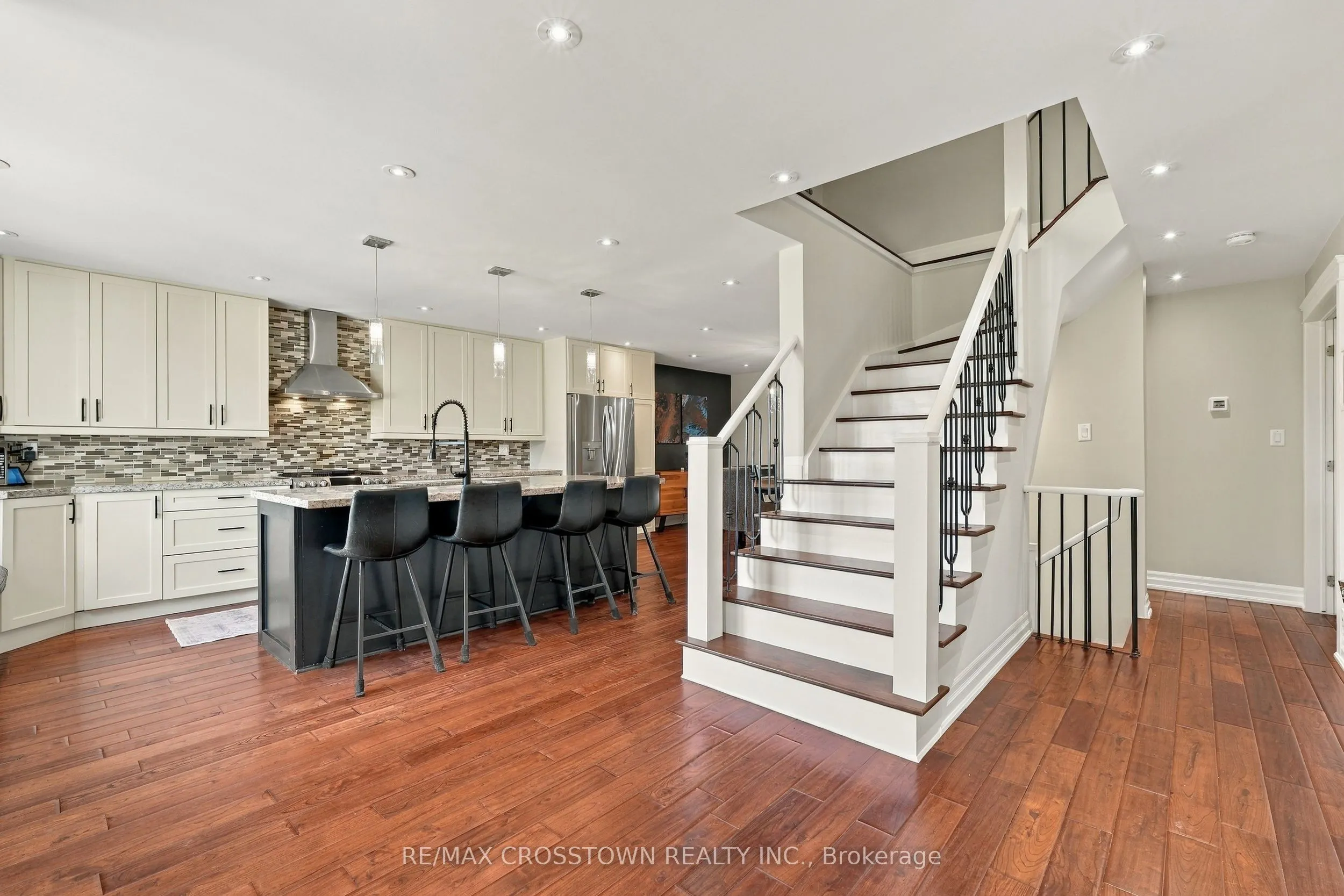 20 IDLEWOOD Drive