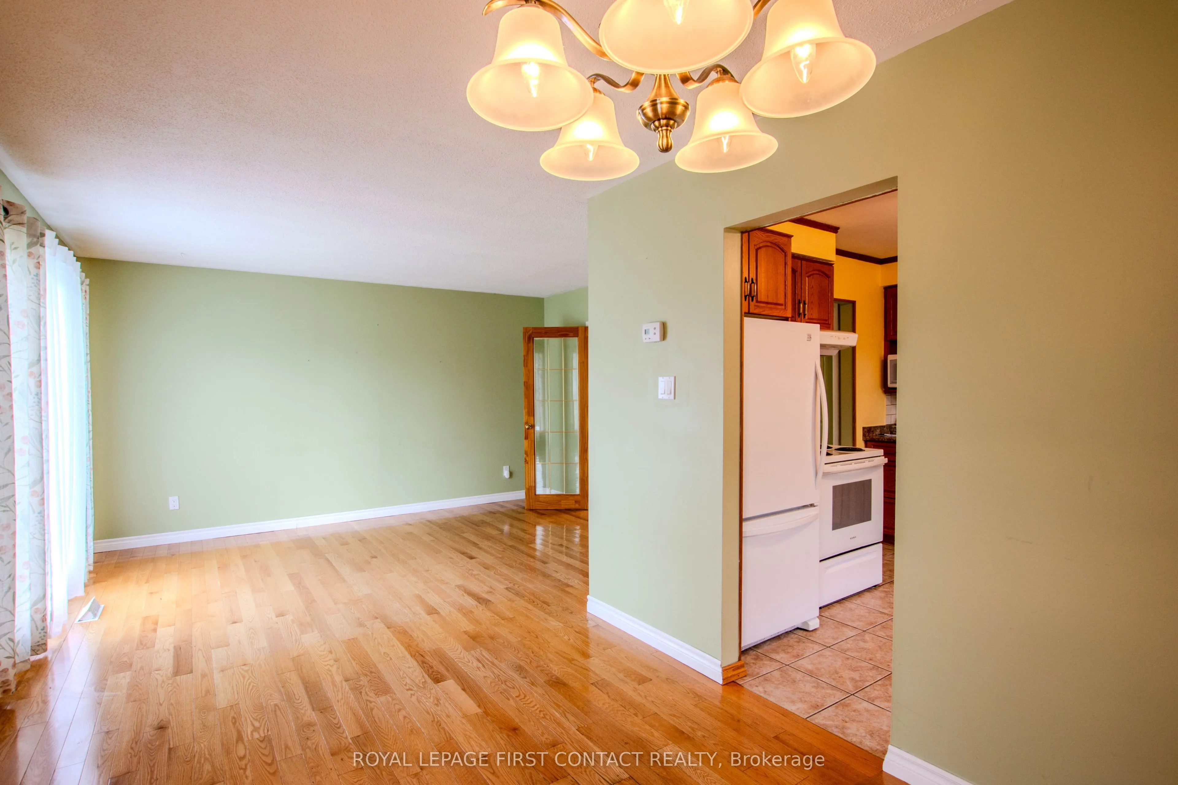 12 Daphne Crescent