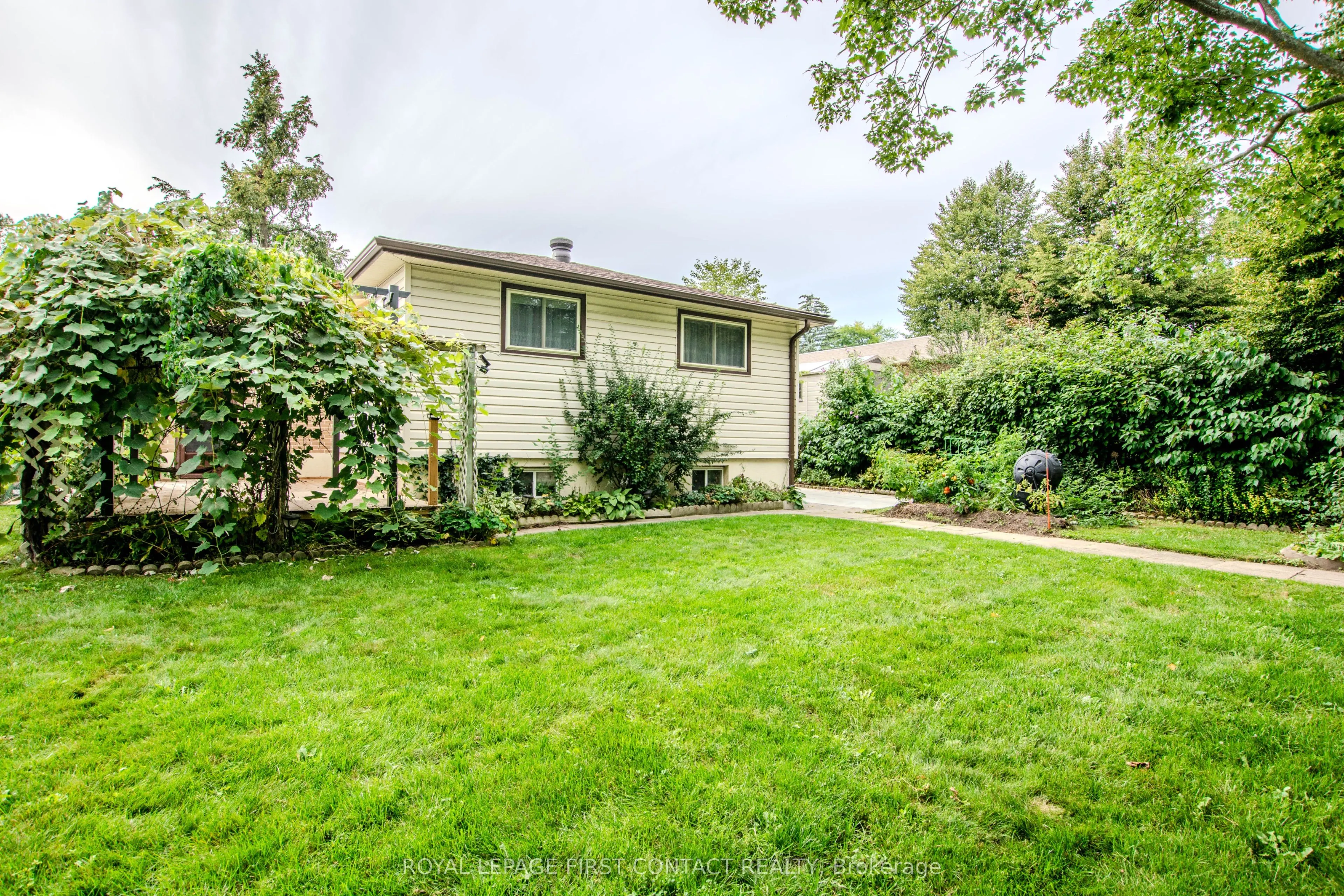 12 Daphne Crescent
