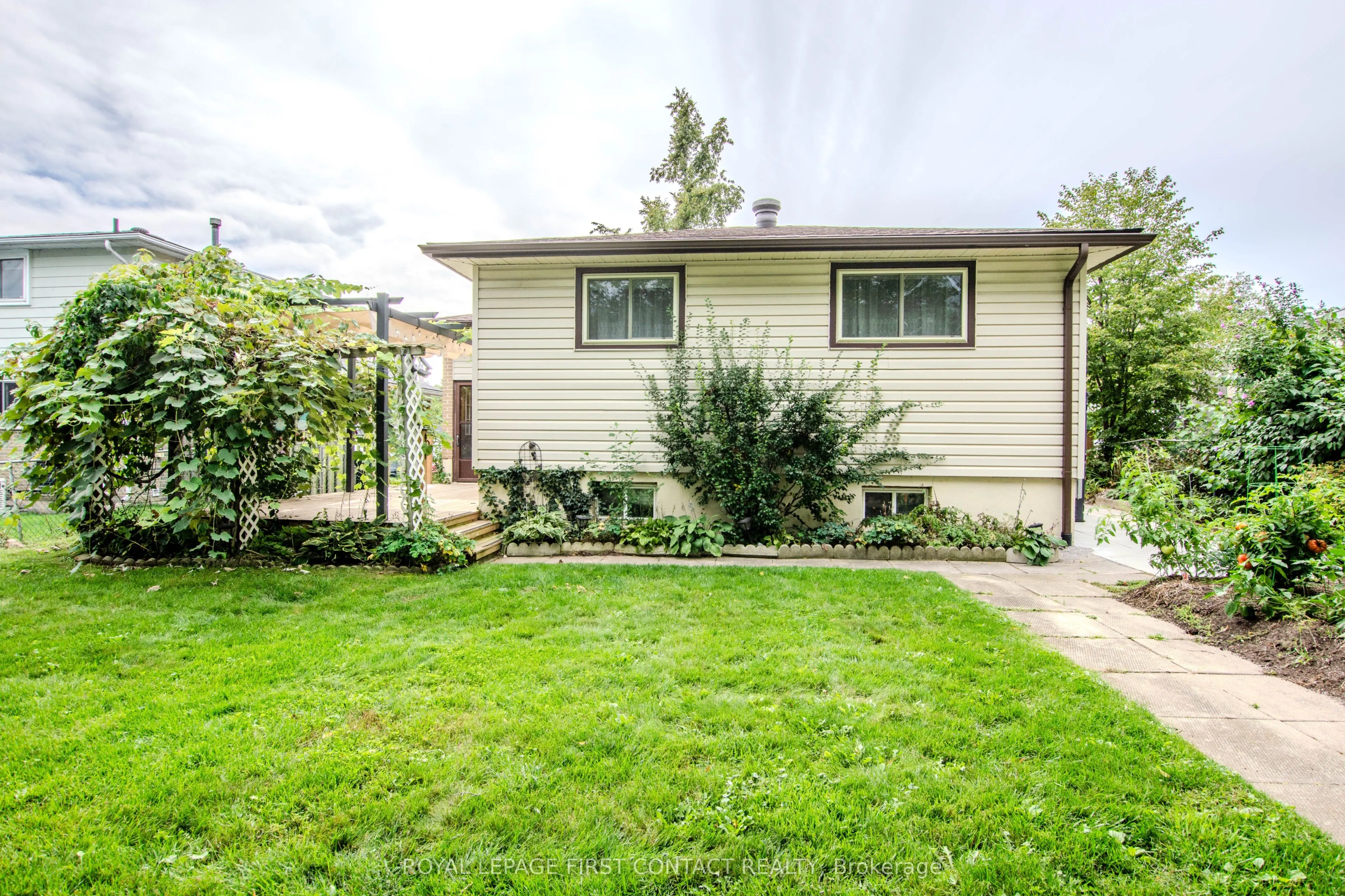 12 Daphne Crescent
