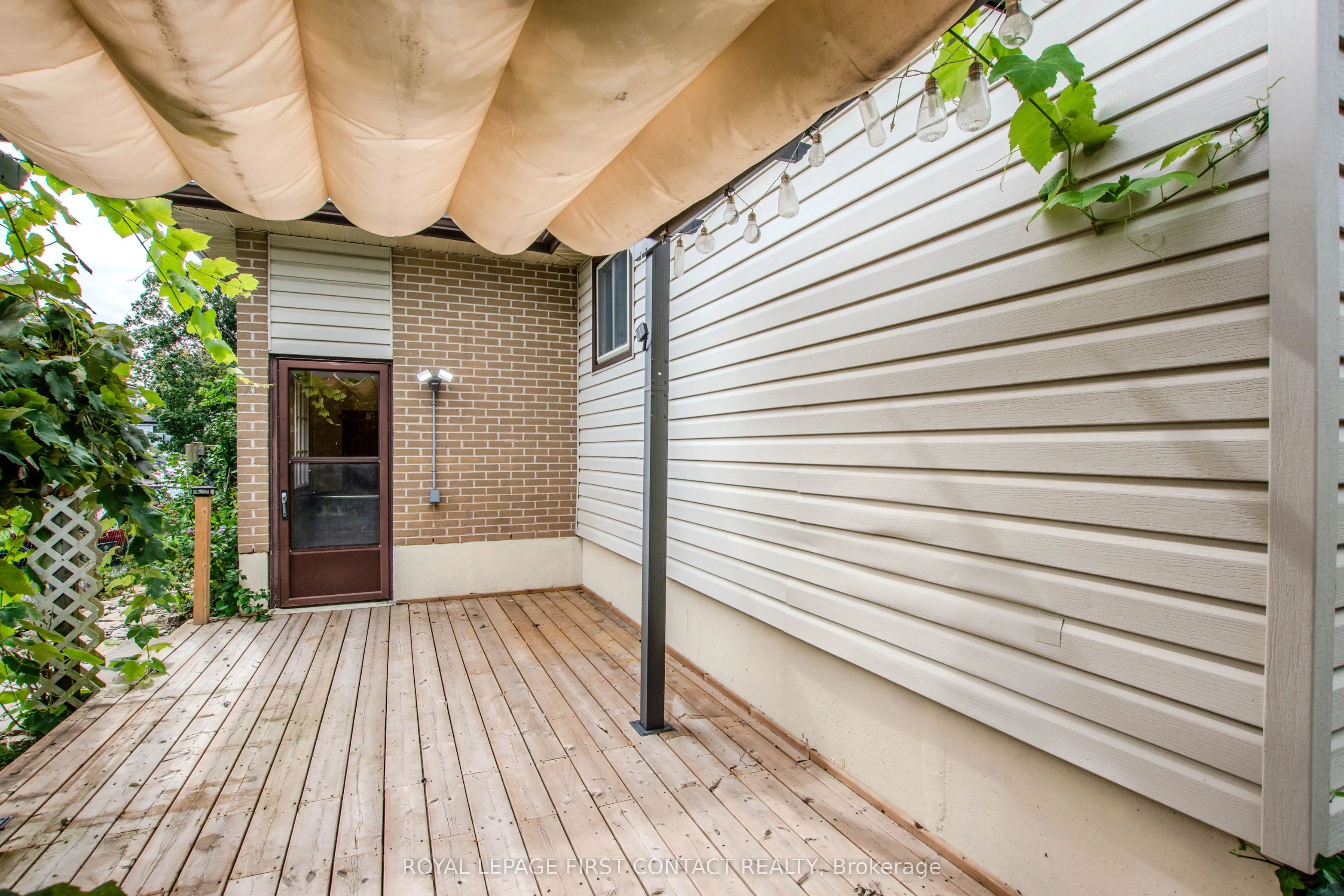 12 Daphne Crescent