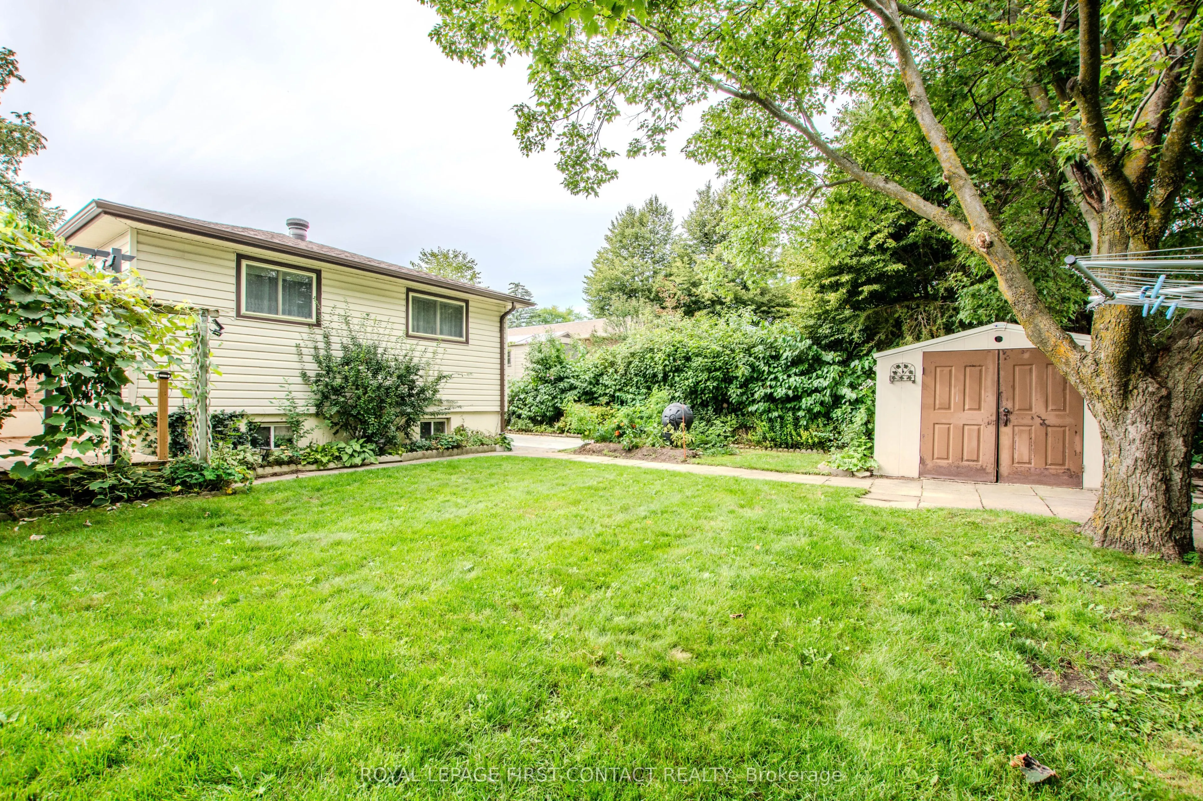 12 Daphne Crescent